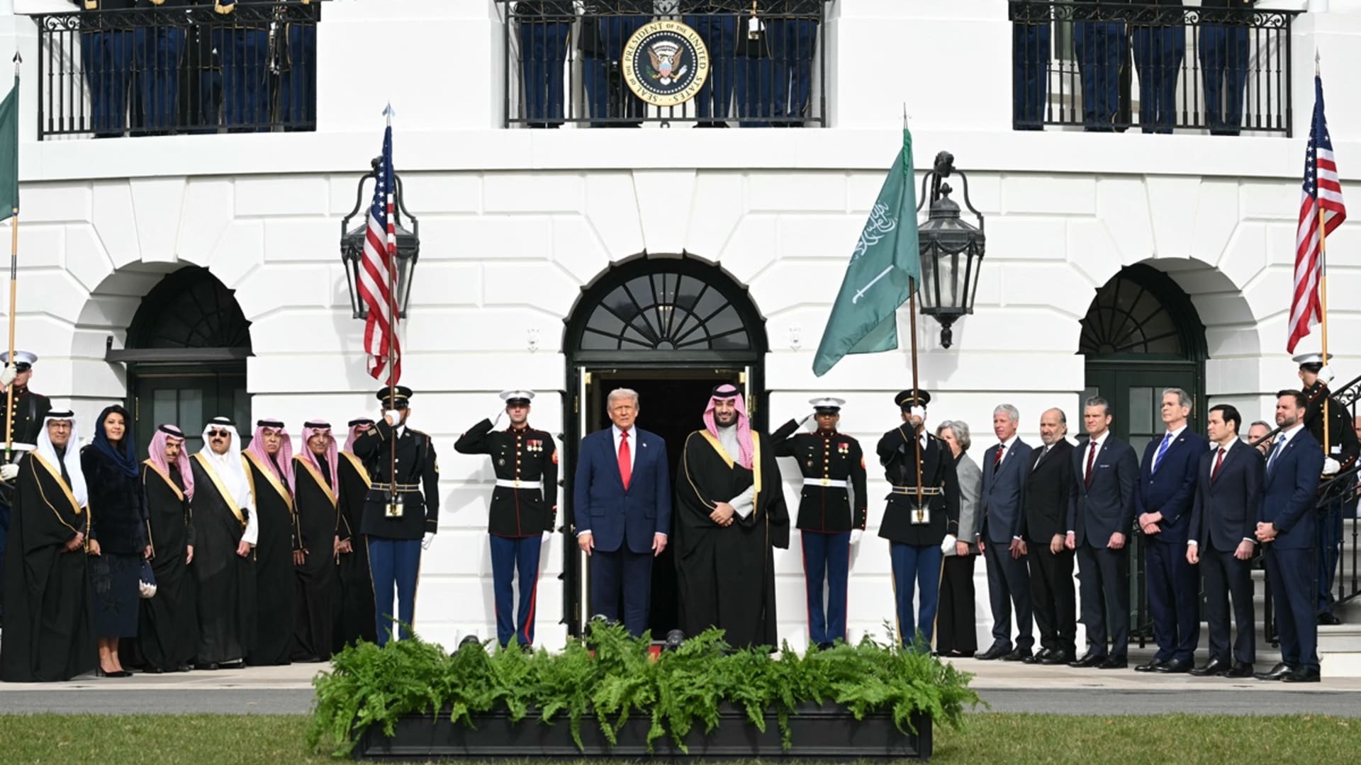 خيول ومقاتلات وموسيقى.. استقبال مهيب لولي العهد السعودي في البيت الأبيض