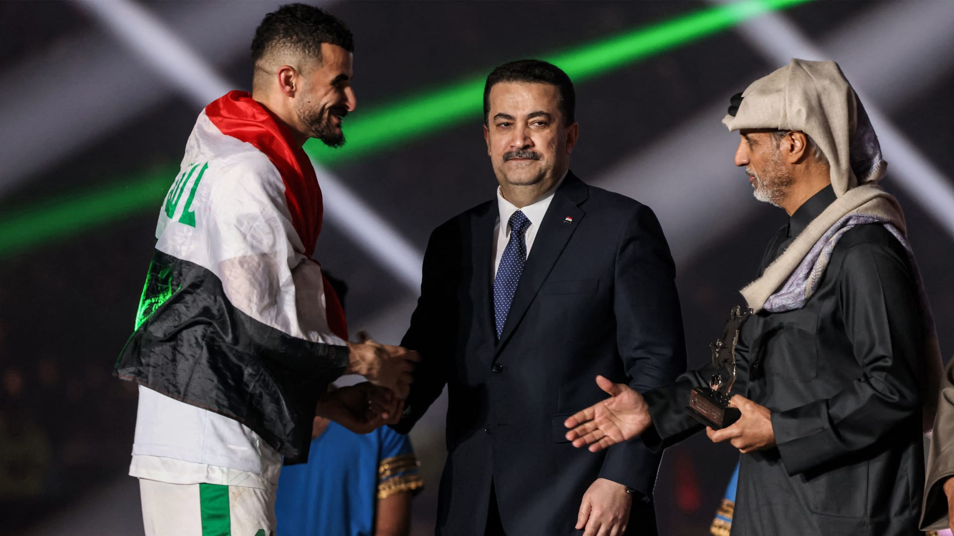 هكذا علّق رئيس وزراء العراق على وصول بلاده للملحق العالمي المؤهل لكأس العالم