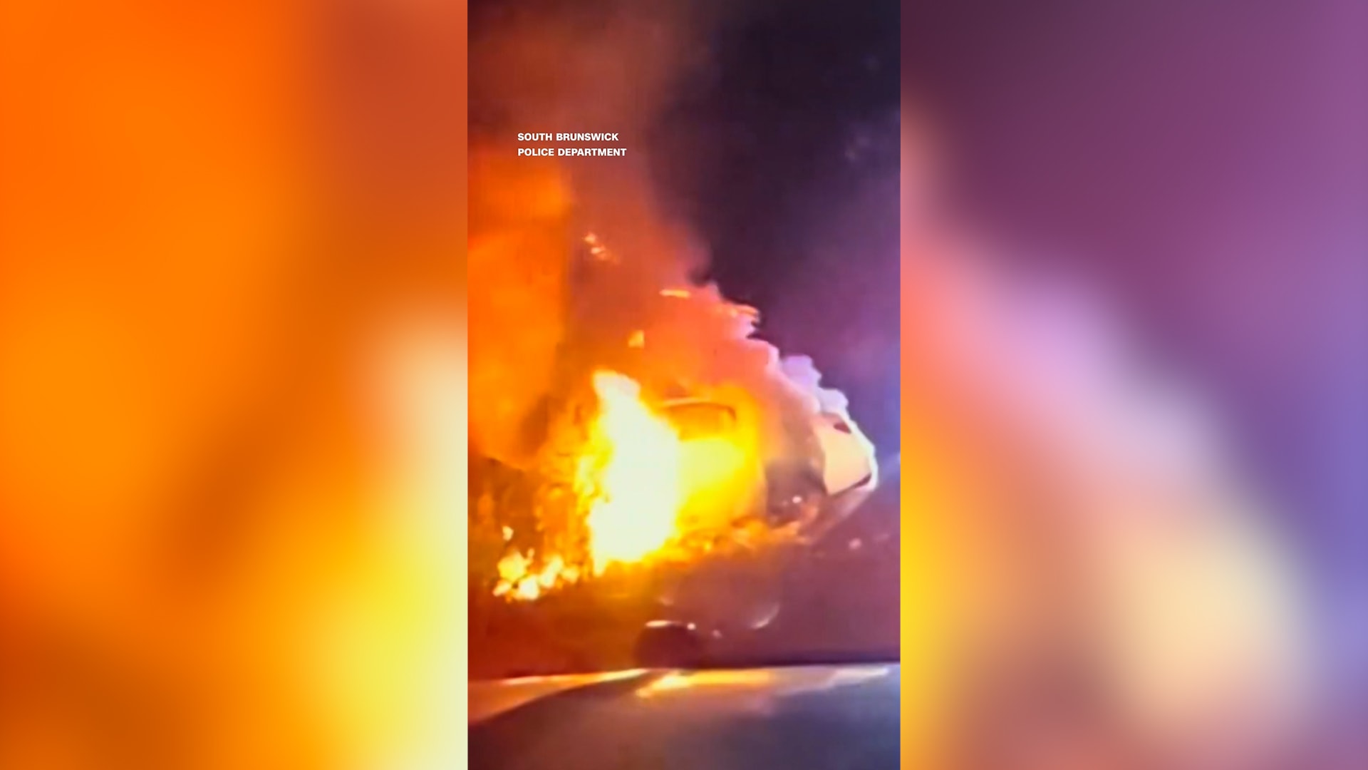 هاتف آيفون يُنقذ رجلًا من الموت بعد حادث سير مروع.. شاهد كيف