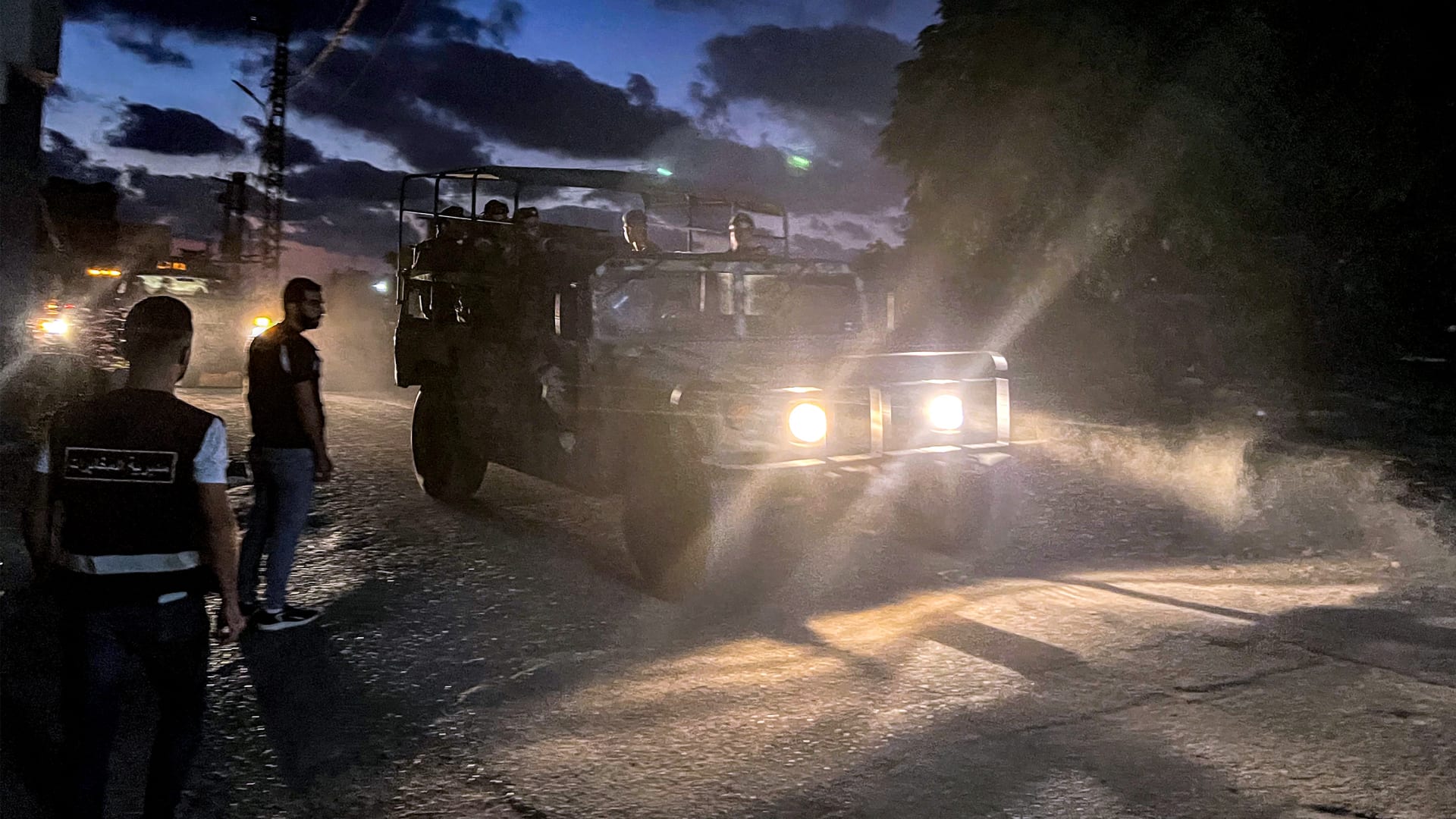 لبنان: سقوط قتلى وجرحى جراء غارة على مخيم عين الحلوة.. والجيش الإسرائيلي يصدر بيانا