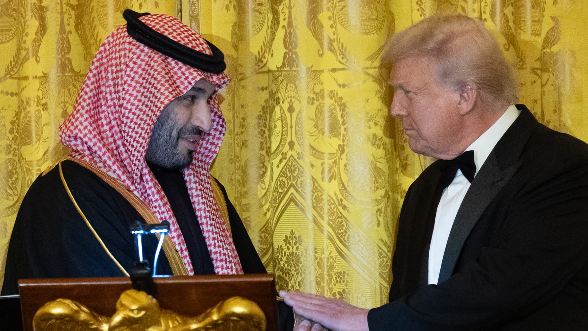 كيف دافع ترامب عن محمد بن سلمان بعد سؤال عن خاشقجي؟