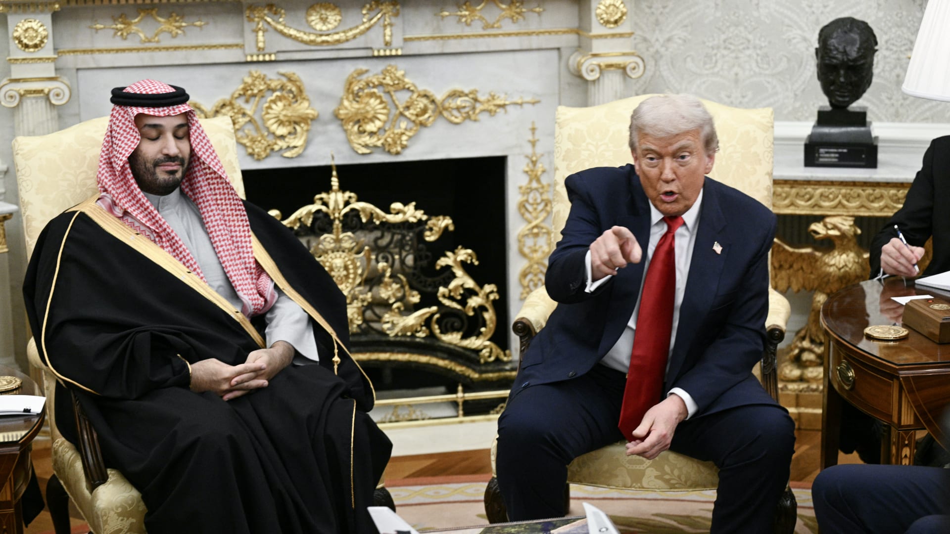 مستشارة ترامب تنشر فيديو سؤال صحفي سعودي بلقاء محمد بن سلمان وكيف رد الرئيس