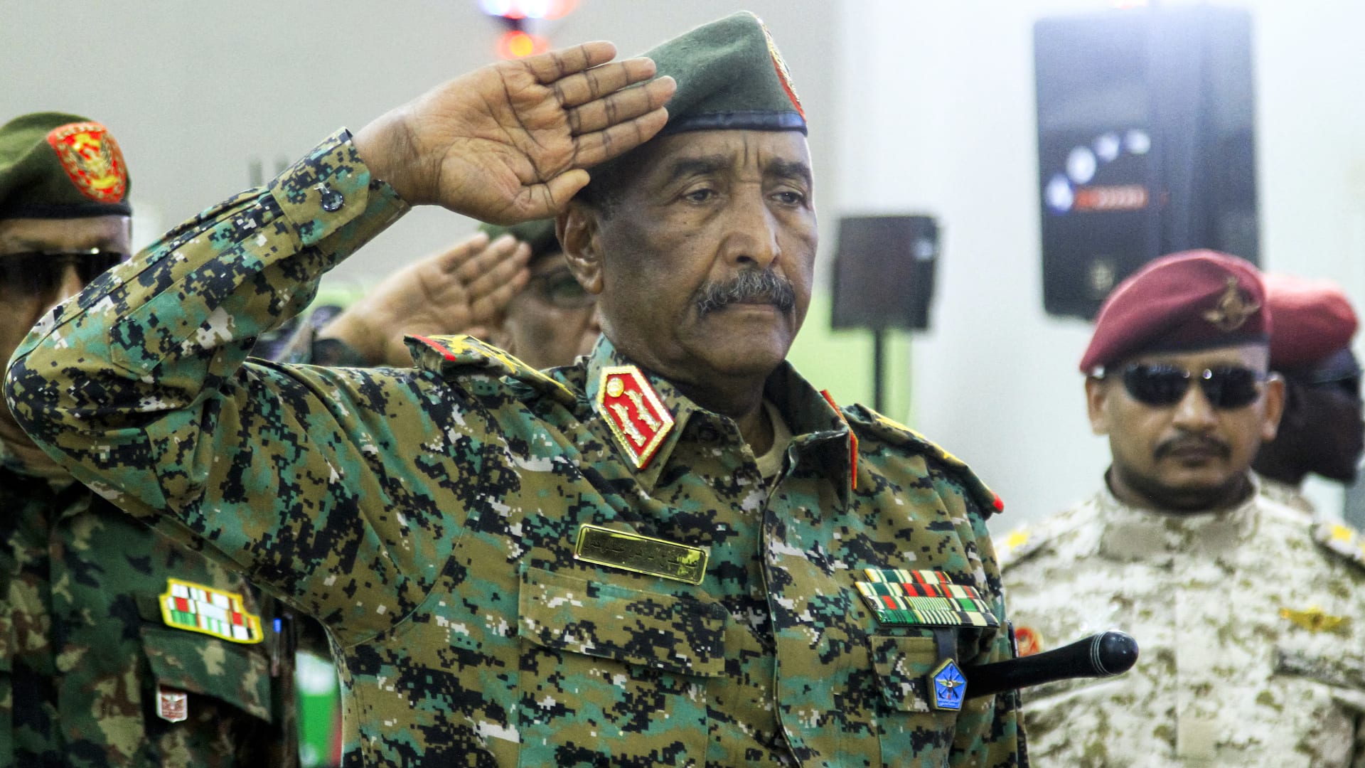 السودان.. أول تعليق من البرهان على ما فعله محمد بن سلمان وما قاله ترامب