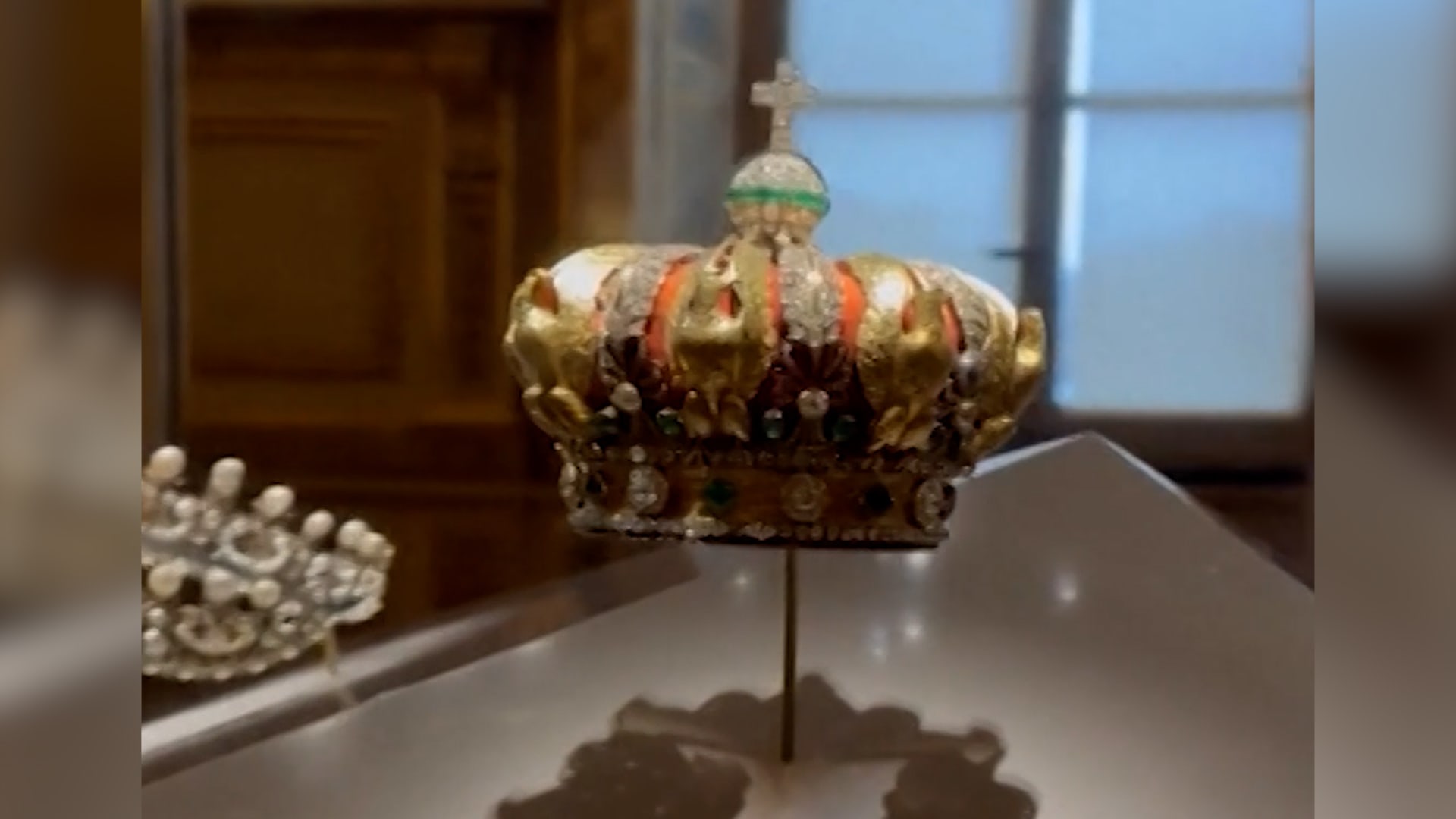 بعد سرقة مجوهرات اللوفر.. لصوص في الحجز ومصير مجهول للمجوهرات