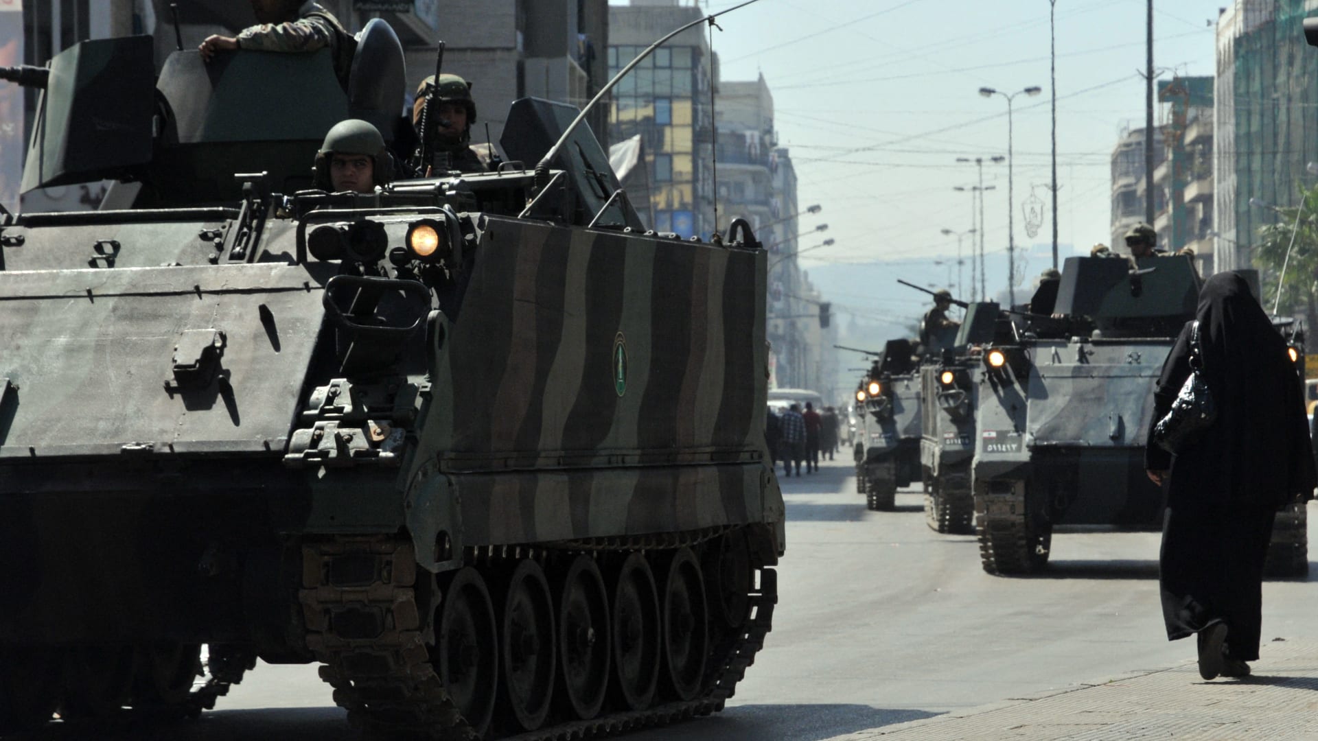 الجيش اللبناني يُعلن القبض على "أحد أخطر المطلوبين" بقضايا تجارة السلاح والمخدرات