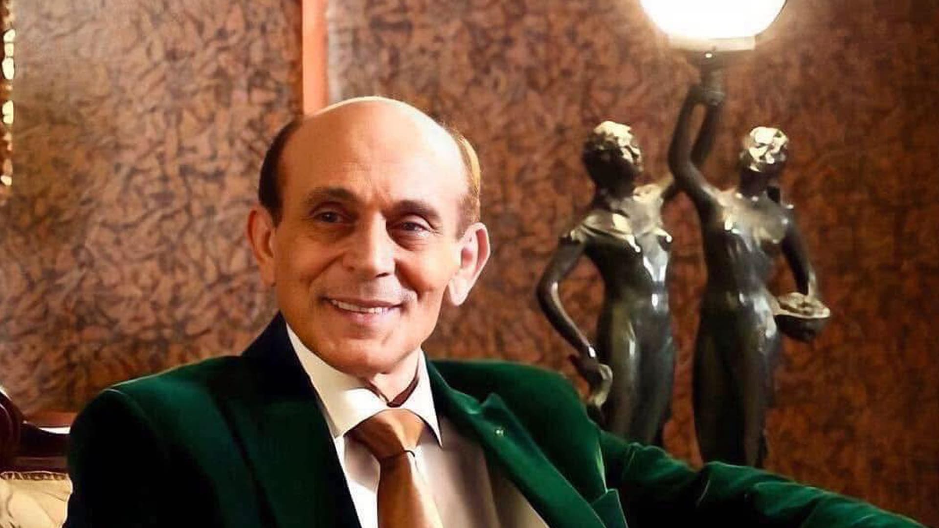 بعد تعافيه.. محمد صبحي ينفي في بث مباشر علاجه على نفقة الدولة