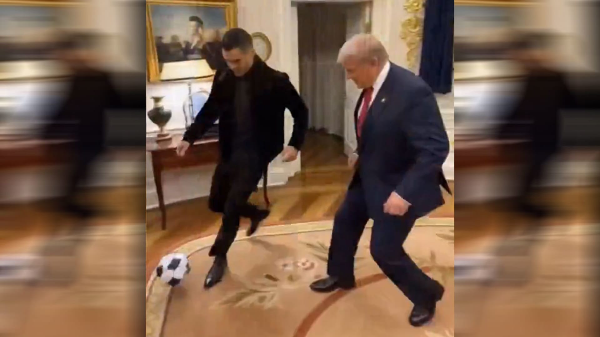 ترامب ينشر فيديو يلعب الكرة مع رونالدو بالمكتب البيضاوي معدل بالذكاء الاصطناعي ويشعل تفاعلا