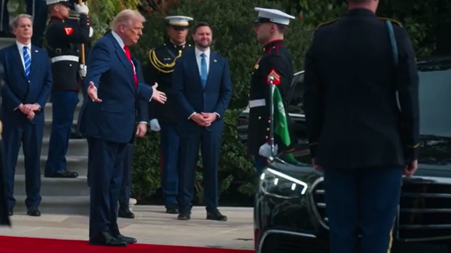 السعودية.. ترامب ينشر فيديو عن محمد بن سلمان بعد زيارته ويثير تفاعلا