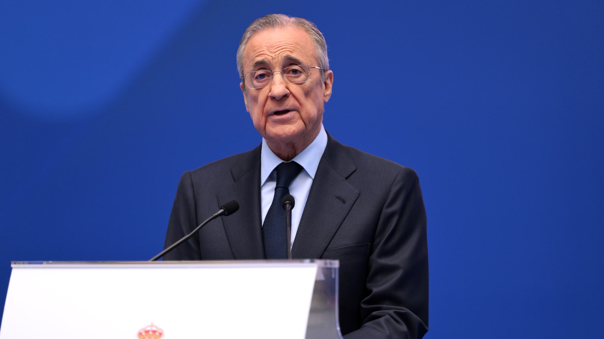 بيريز يدعي مجدداً دفع برشلونة "أموال مشبوهة" للحكام.. ويوجه انتقاداً لاذعاً لرابطة "لاليغا"