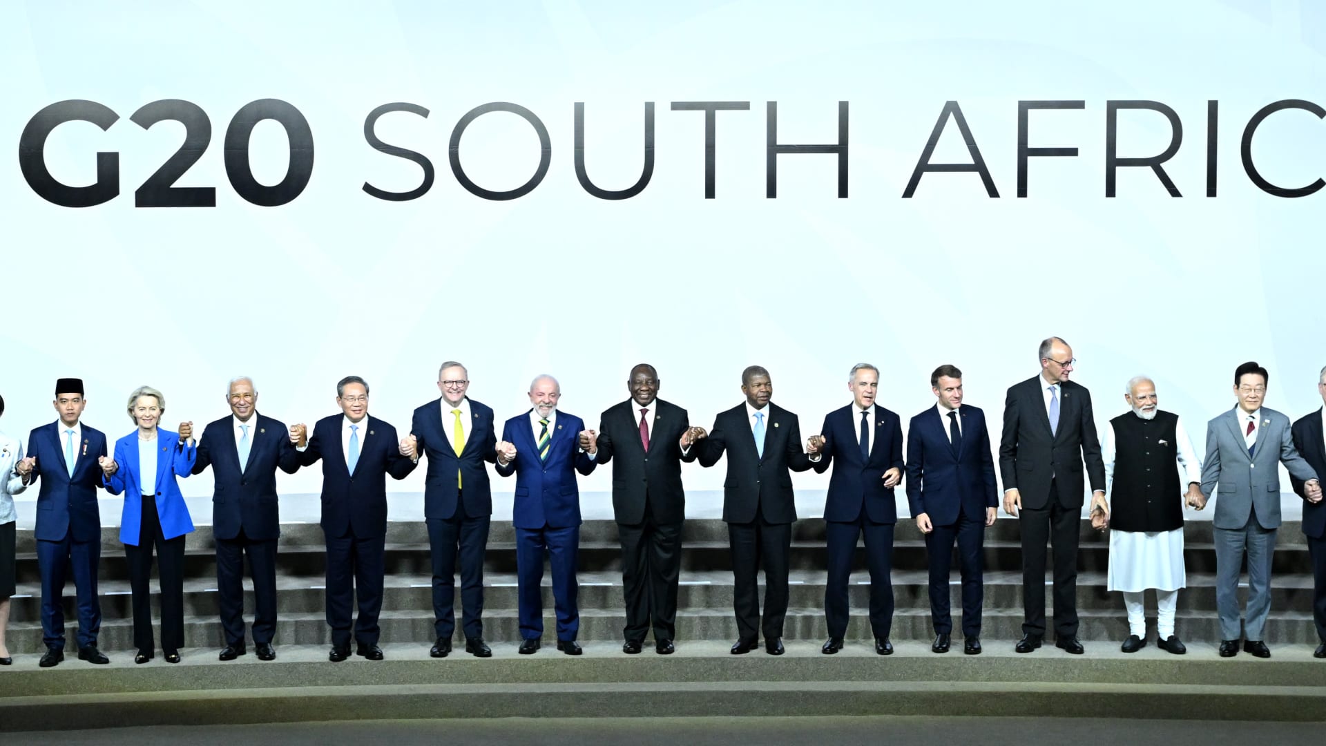 "إنهم ليسوا هنا".. رئيس جنوب إفريقيا يعلق "مازحا" على غياب أمريكا عن قمة العشرين