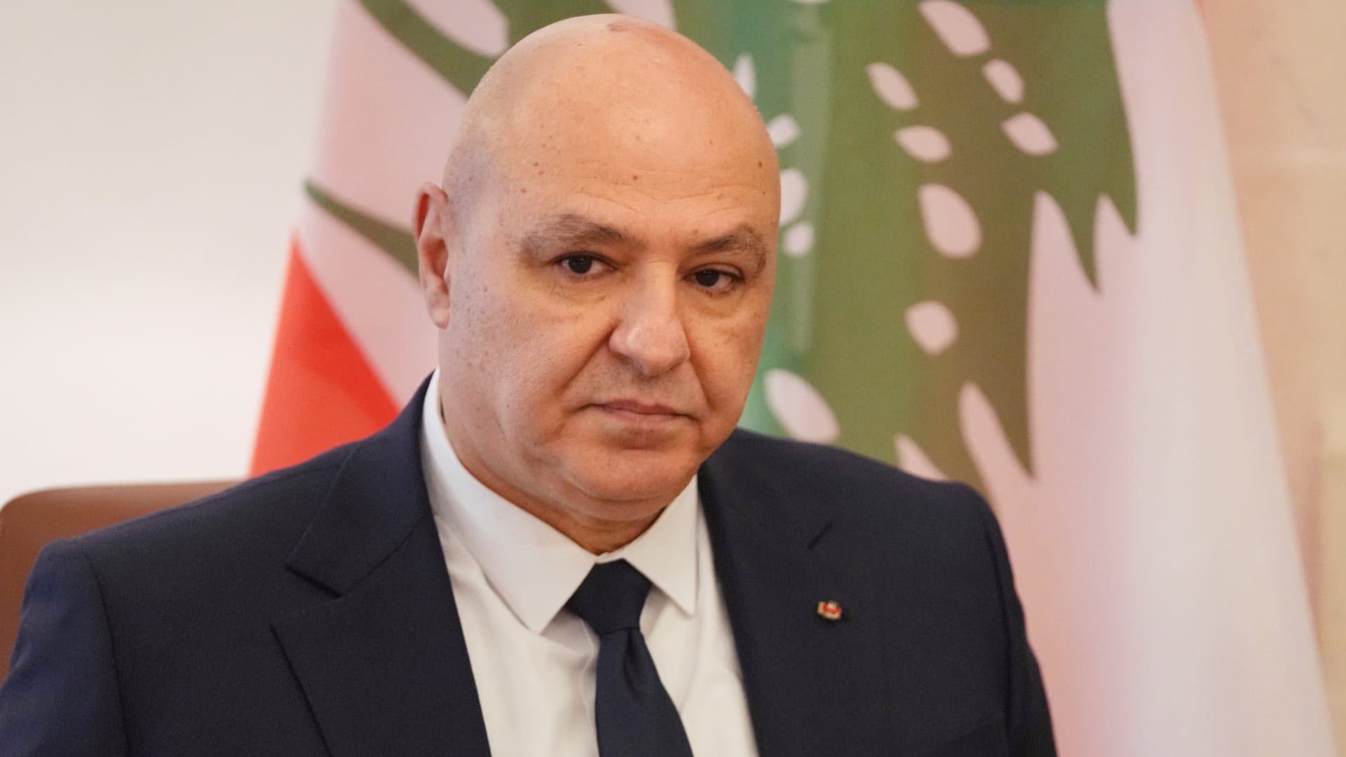 رئيس لبنان يُعلّق على الغارة الإسرائيلية التي استهدفت الرجل الثاني في حزب الله