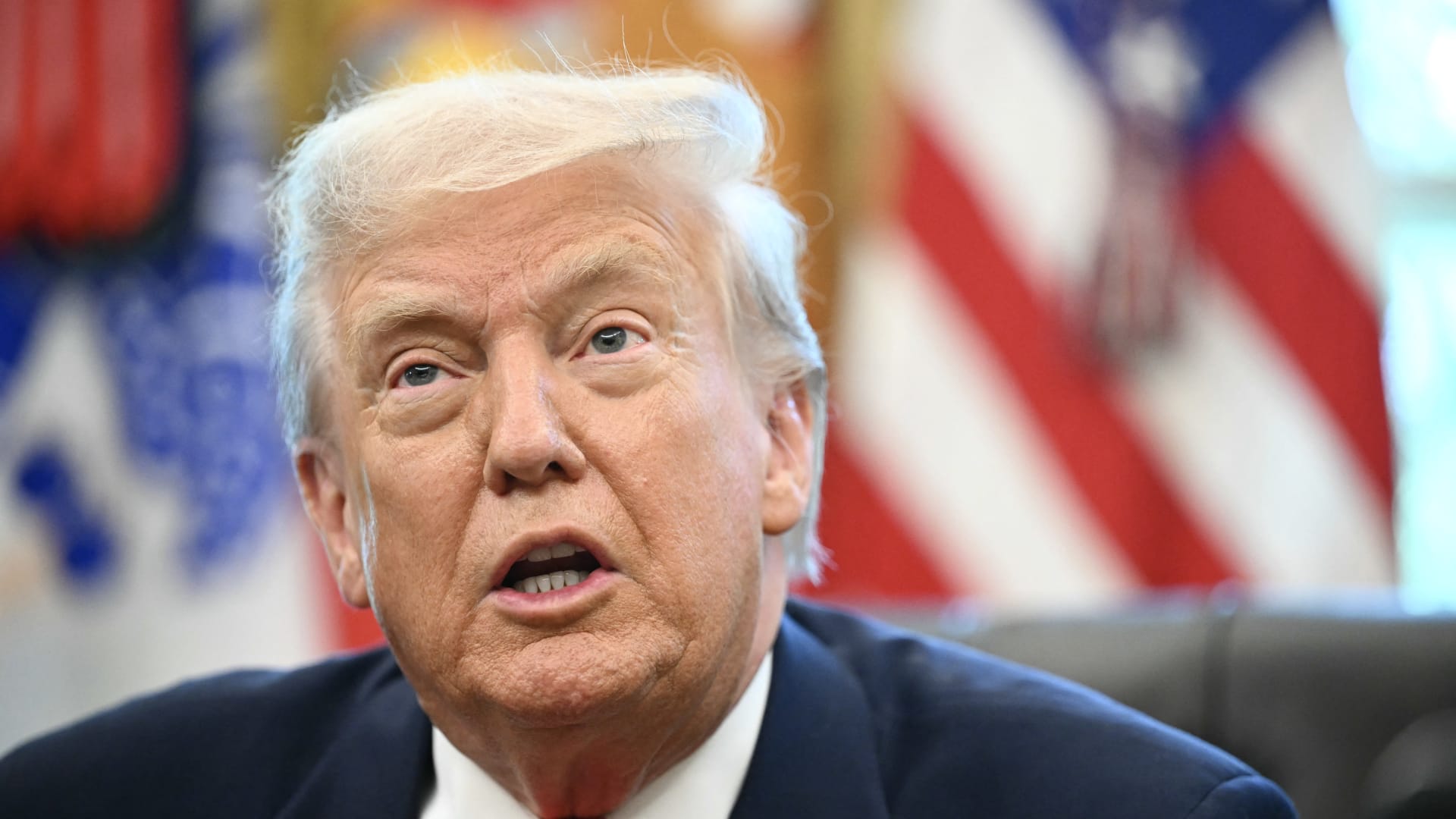 مصادر لـCNN: إدارة ترامب تتجه لإعادة إجراء مقابلات للاجئين سُمح لهم بدخول أمريكا في عهد بايدن