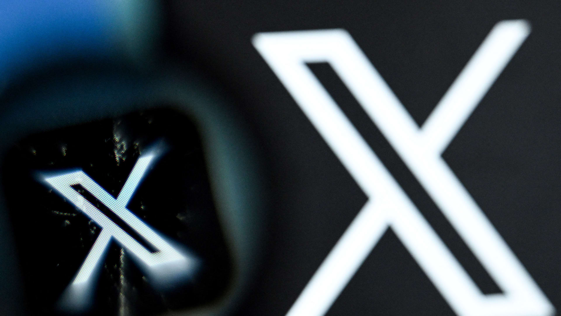 كيف كشفت خاصية جديدة في "إكس" هوية حسابات "أجنبية" تؤيد ترامب؟