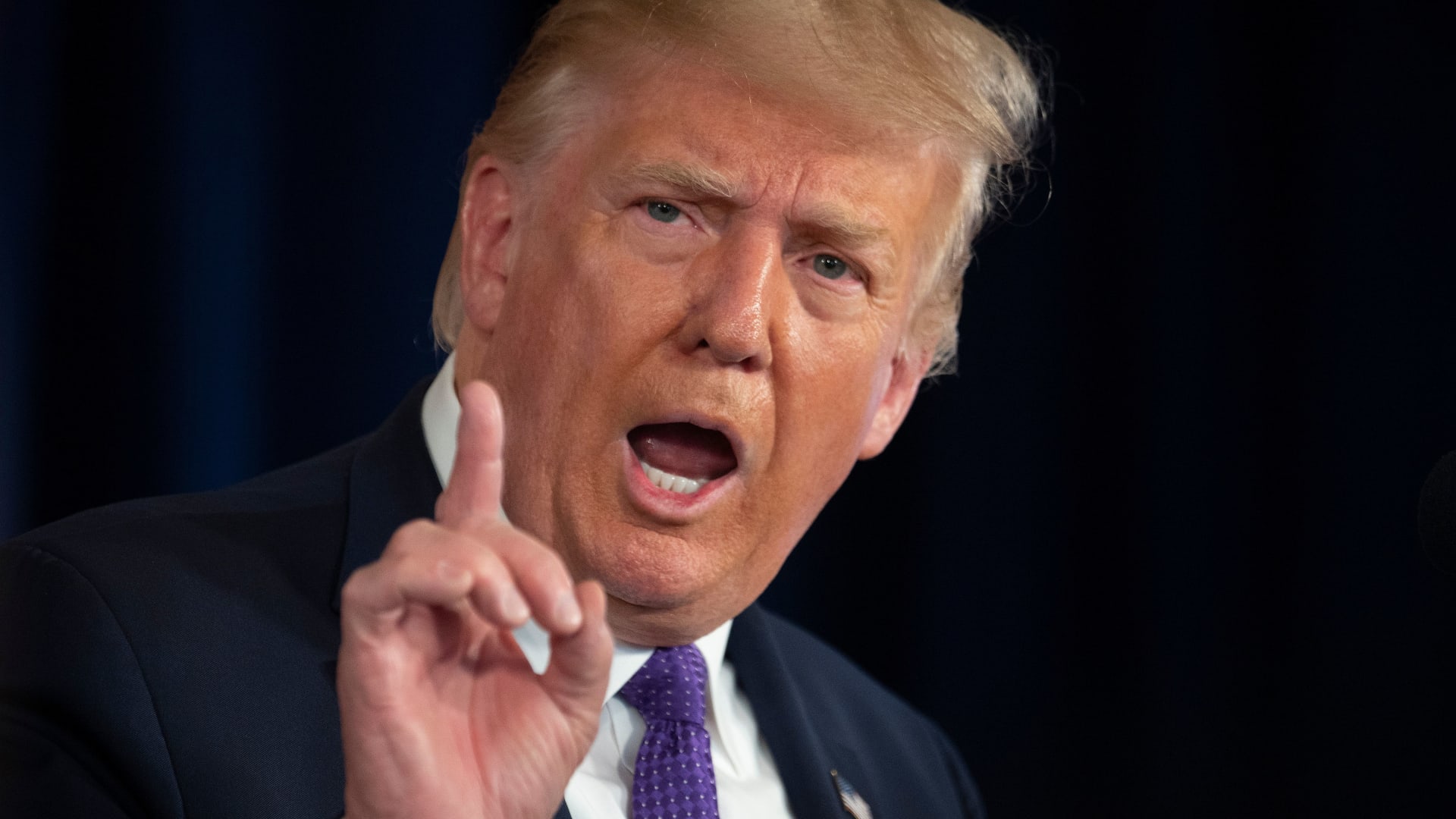 رأي.. بشار جرار يكتب عن قرار ترامب بحظر "أفرع" لجماعة "الإخوان المسلمين" وإعلانها "كيانا إرهابيا خارجيا"