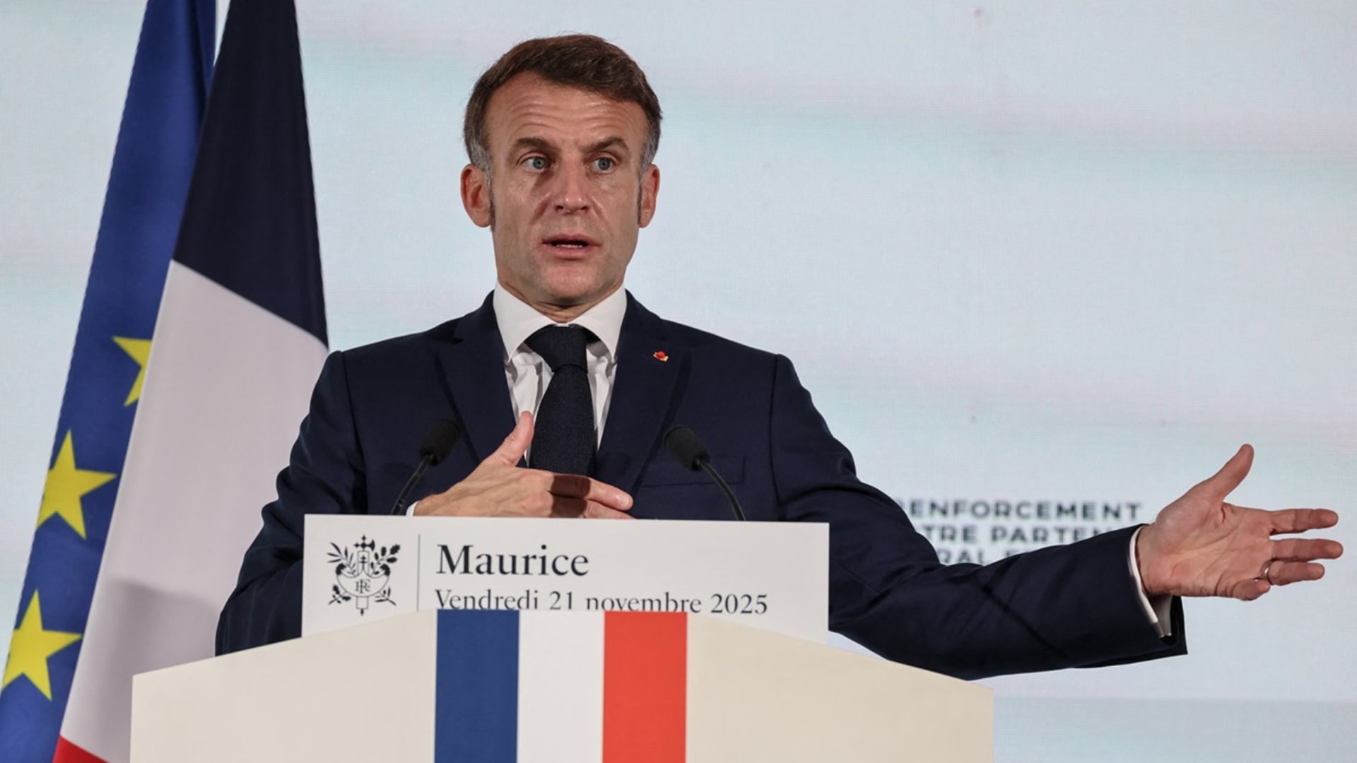 ماكرون: هناك فرصة لإنهاء الحرب في أوكرانيا بشرط