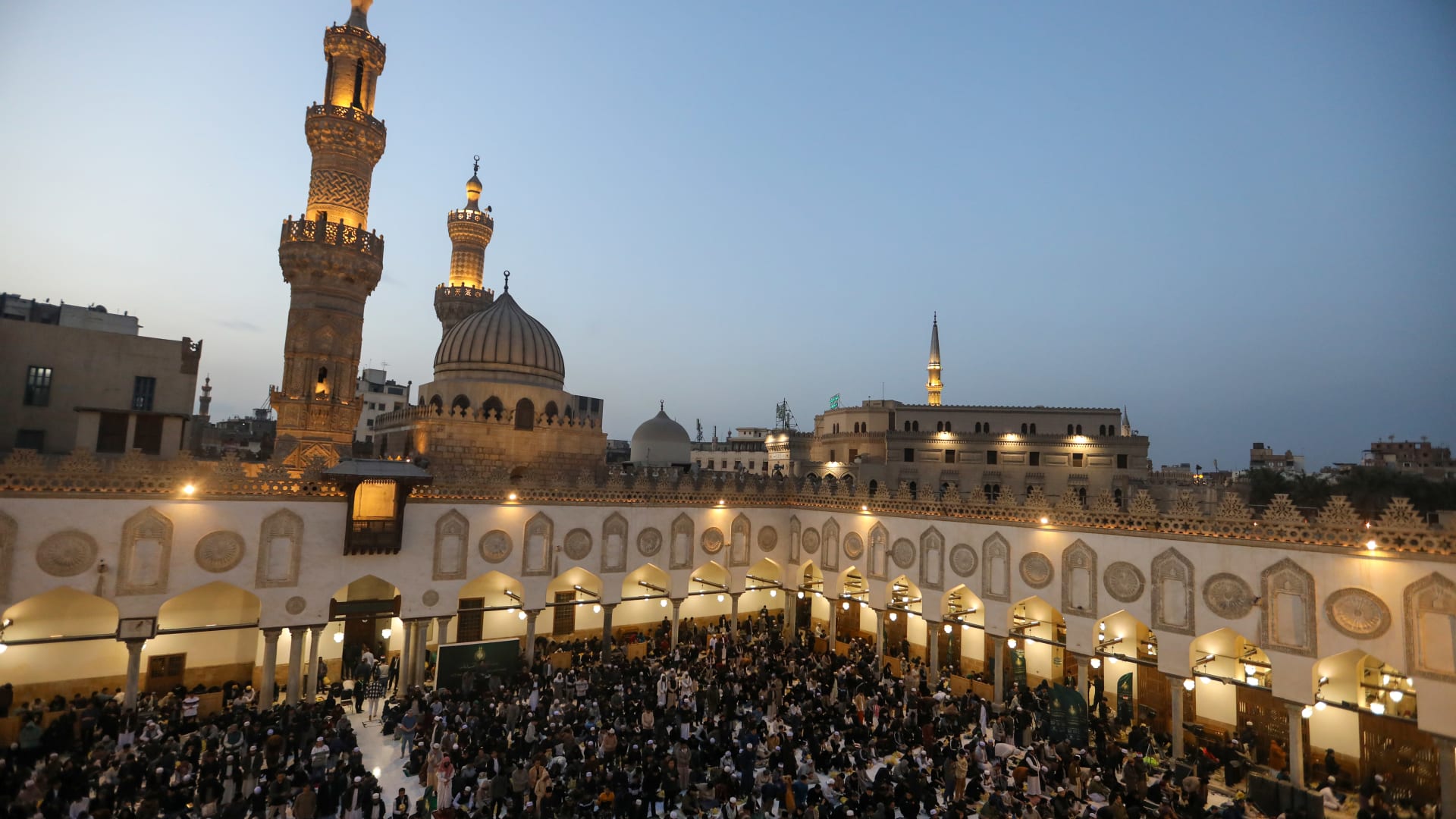 الأزهر "يستصرخ" الهيئات التشريعية إلى تغليظ عقوبة التحرّش بالأطفال