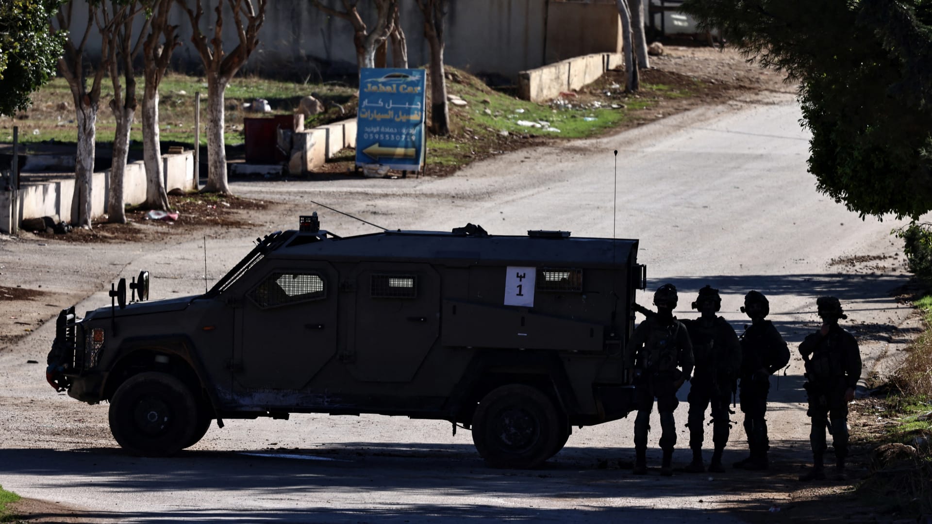 إسرائيل تستخدم طائرة عسكرية في عملية بالضفة الغربية