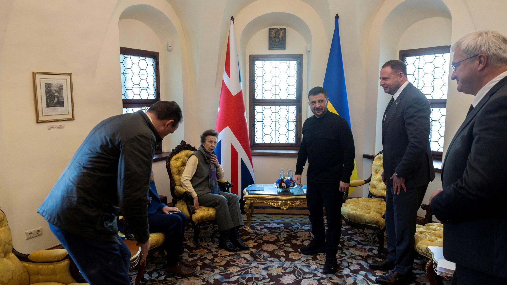 استقالة ثاني أقوى رجل في أوكرانيا تربك حسابات زيلينسكي في المفاوضات