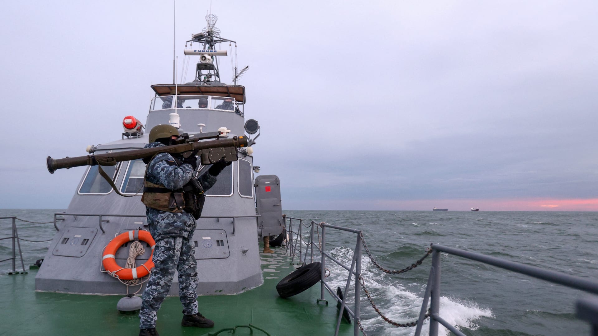 "بمسيرات تحت الماء".. أوكرانيا تُعلن استهداف ناقلات نفط روسية تابعة لـ"أسطول الظل"