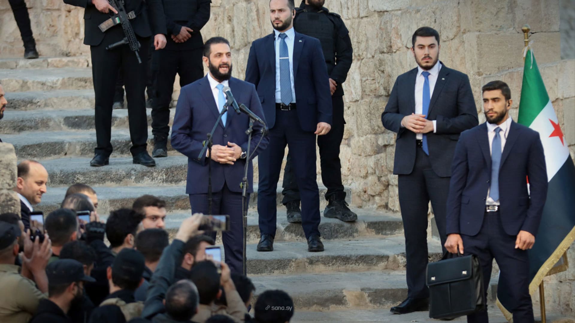 سوريا.. أحمد الشرع من قلعة حلب: من أسوار هذه القلعة رأينا الشام محررة ورأينا المجاهدين بقلب دمشق