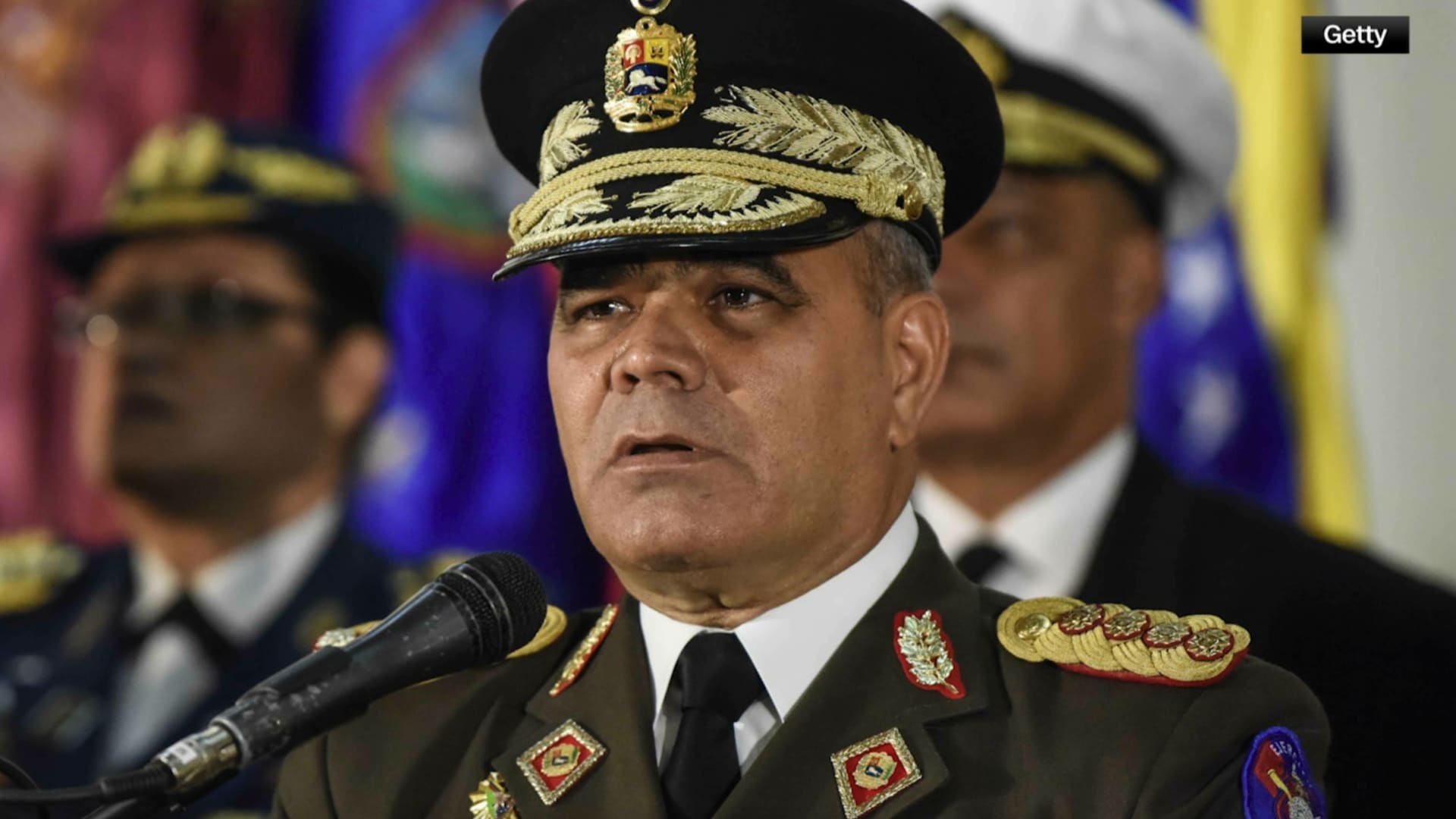 بعد "إغلاق" ترامب مجالها الجوي.. وزير دفاع فنزويلا يرد