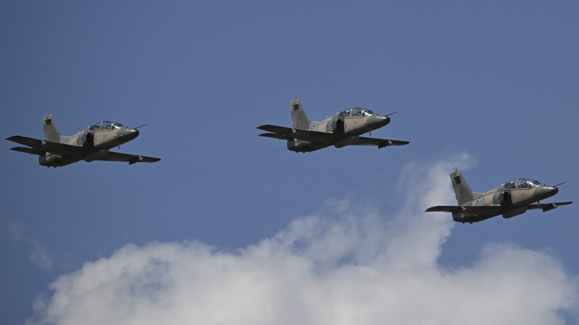 كيف علقت إيران على إعلان ترامب "إغلاق" المجال الجوي لفنزويلا؟