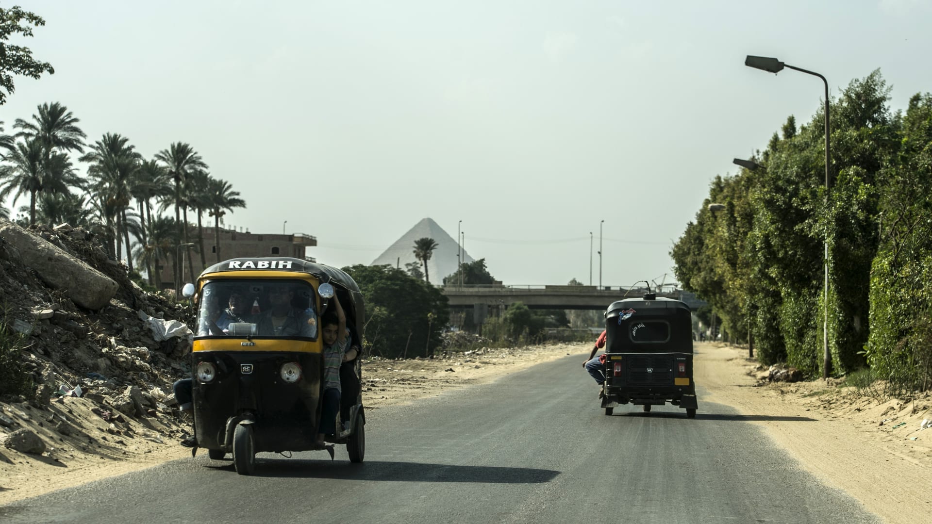 مصر.. سيارة "كيوت" بديلاً حضرياً لـ"التوك توك" في الجيزة ومسؤولان يكشفان تفاصيل