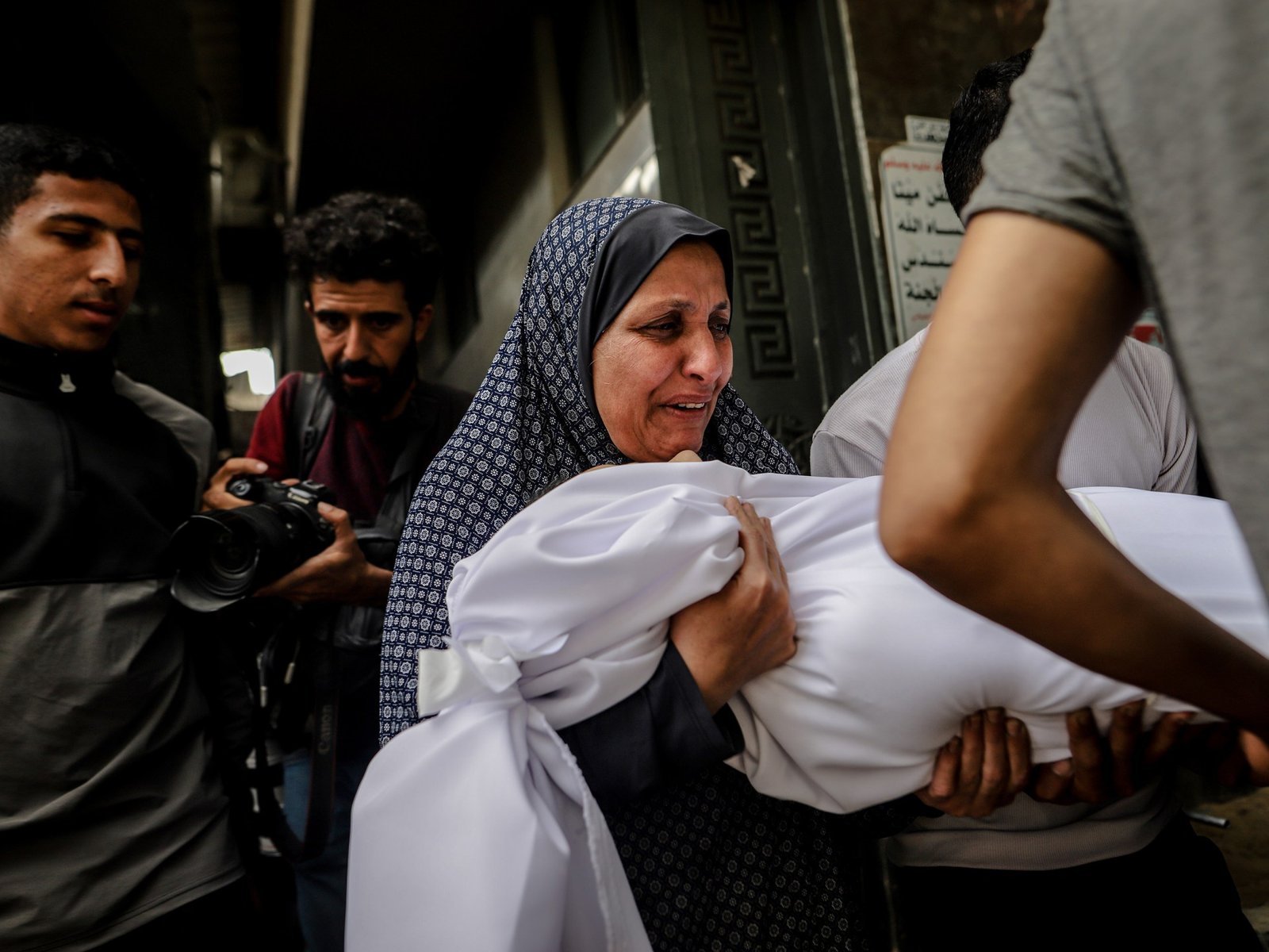 اليونيسيف: مقتل 67 طفلا في غزة منذ بدء وقف إطلاق النار 2 39556484 1761761268