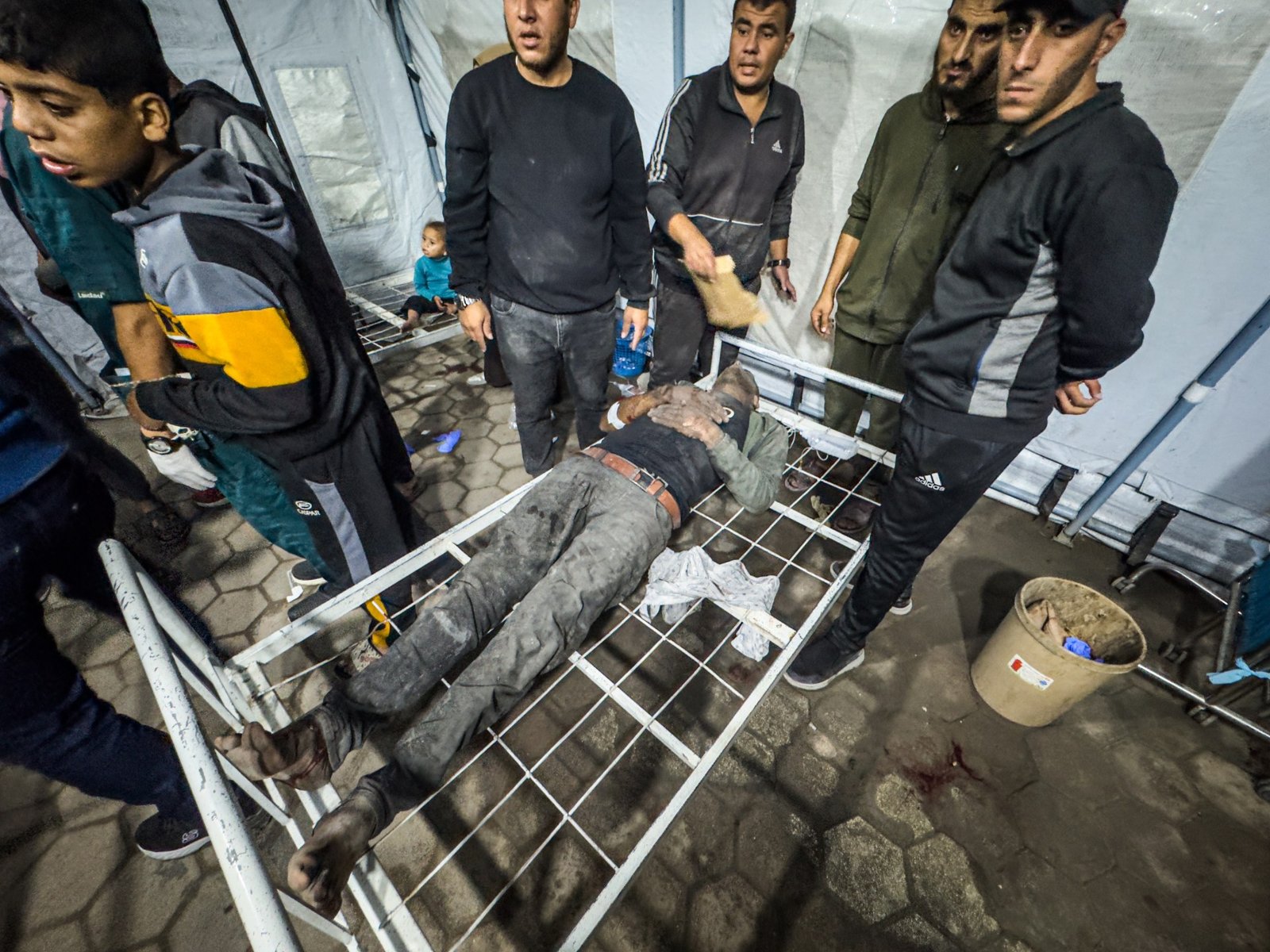 حماس تدين مجزرة الاحتلال في غزة وخان يونس وتدعو الوسطاء للتدخل 3 465456 1763576375