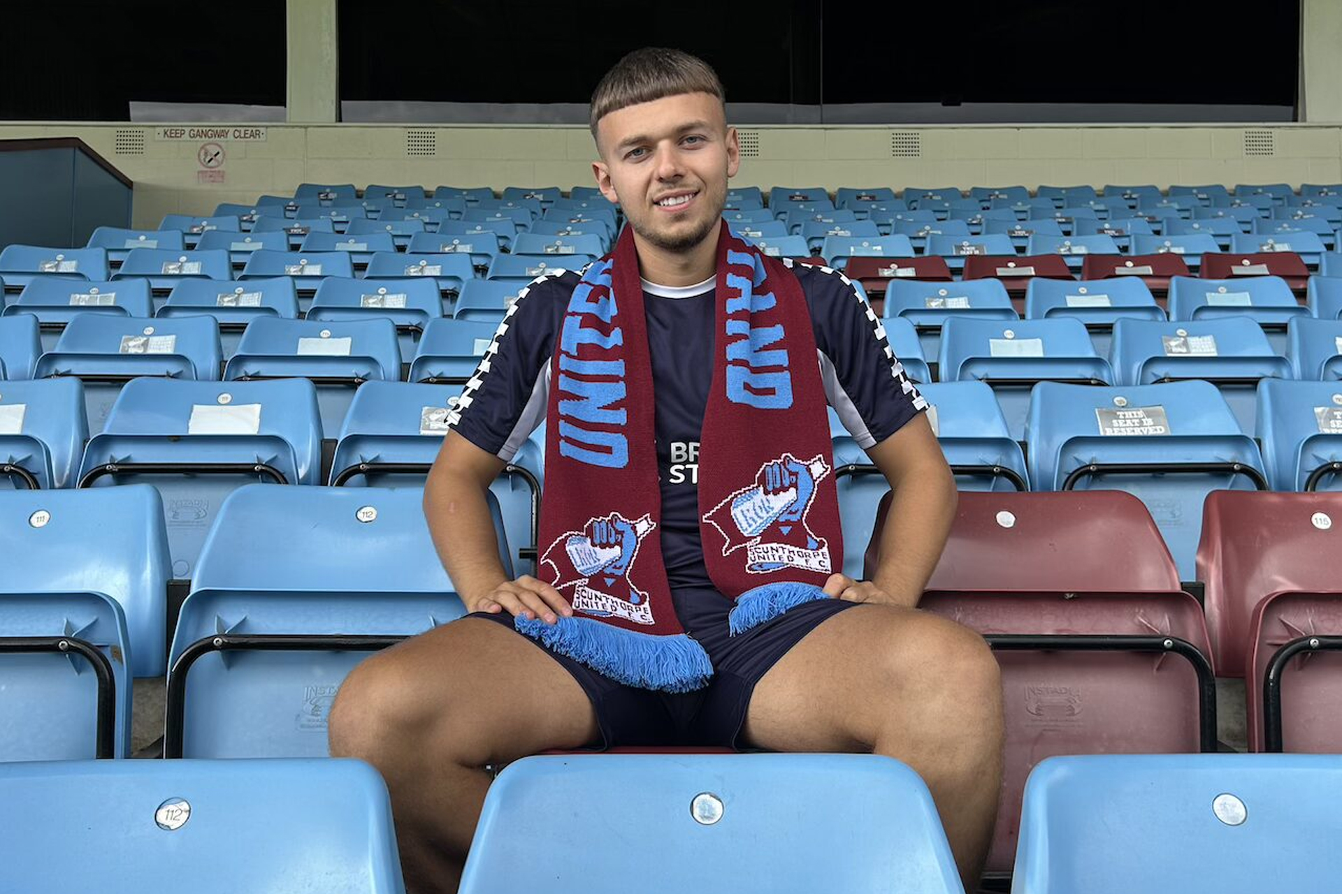 إصابة لاعب إنجليزي بعد هجوم بسكين أثناء رحلة بالقطار