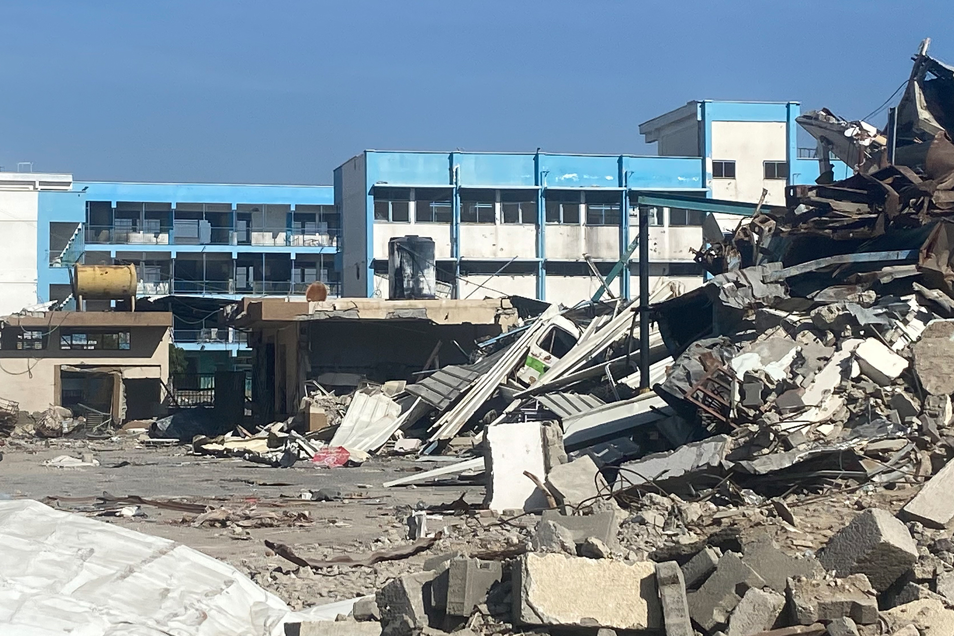 الأونروا: لدينا 8 آلاف معلم ومعلمة بغزة يحاولون استئناف أنشطة التعليم