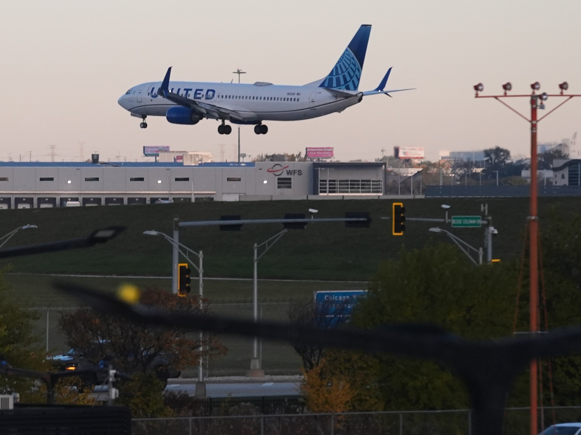 علماء للجزيرة نت: تمكنا من تحويل بقايا الطعام إلى وقود طائرات