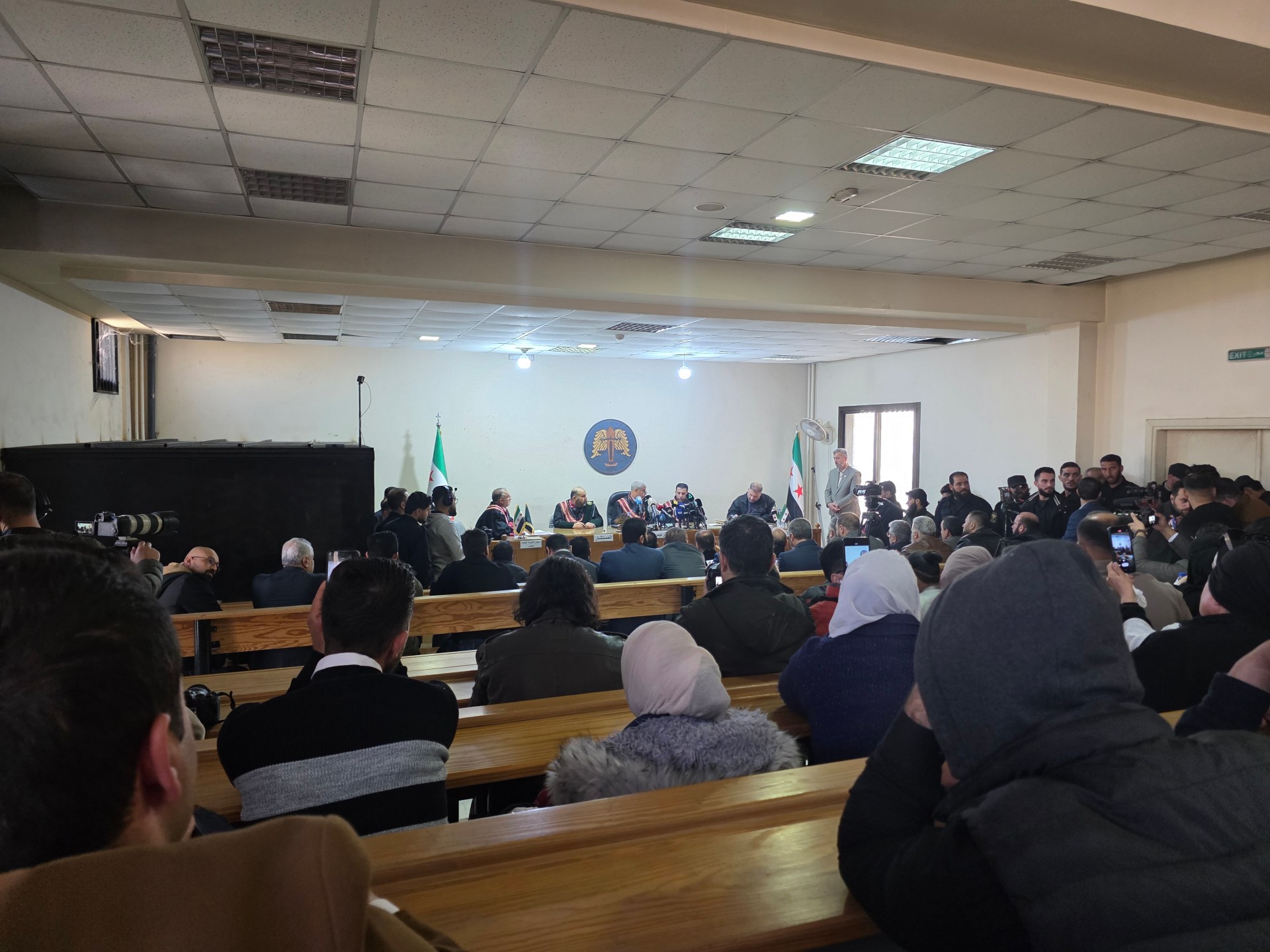 هل تؤسس المحاكمات بأحداث الساحل والسويداء للعدالة الانتقالية بسوريا؟