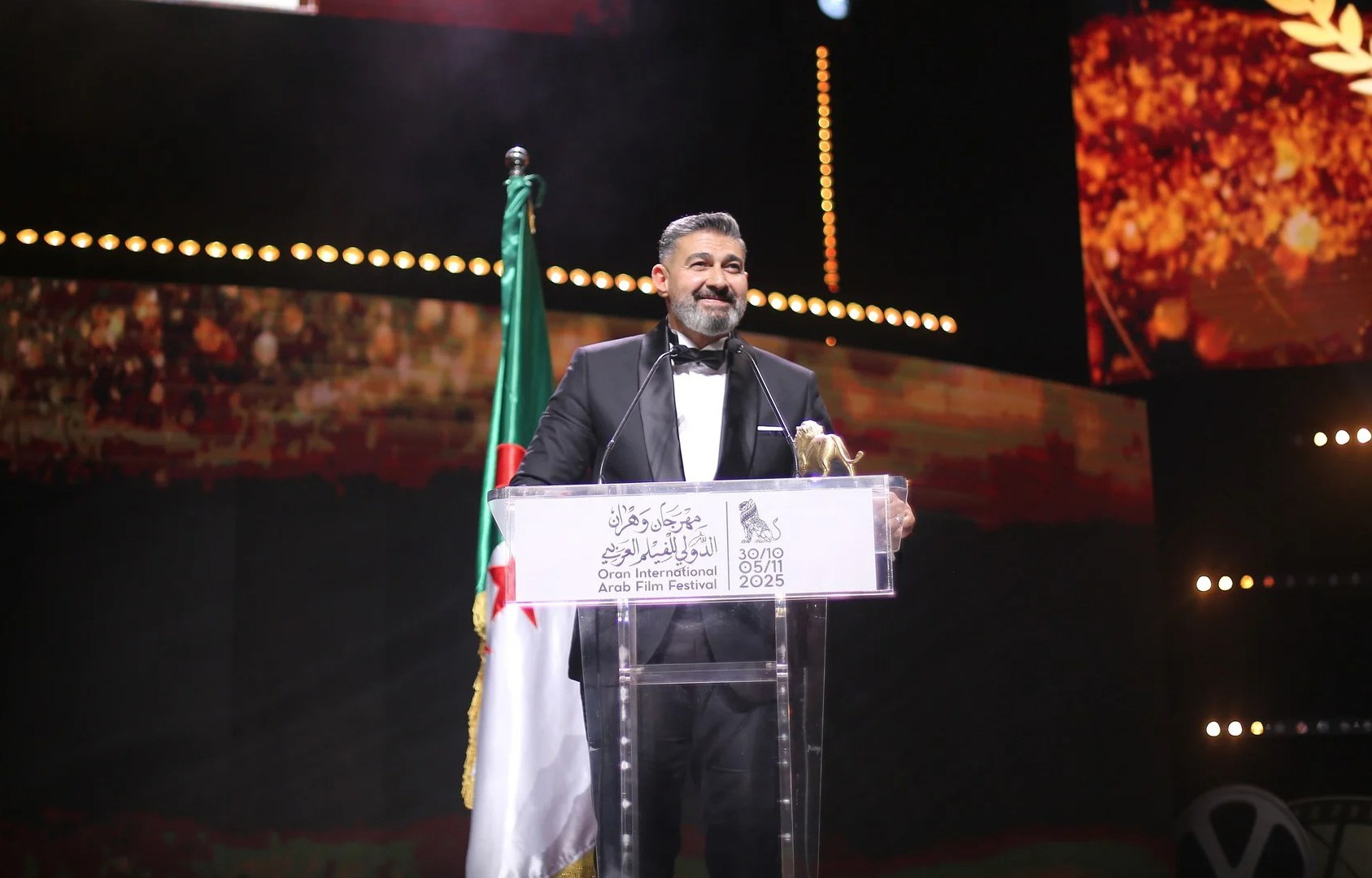 ياسر جلال يعتذر عن تصريحاته في وهران: المعلومة كانت خاطئة ولم أقصد الإساءة