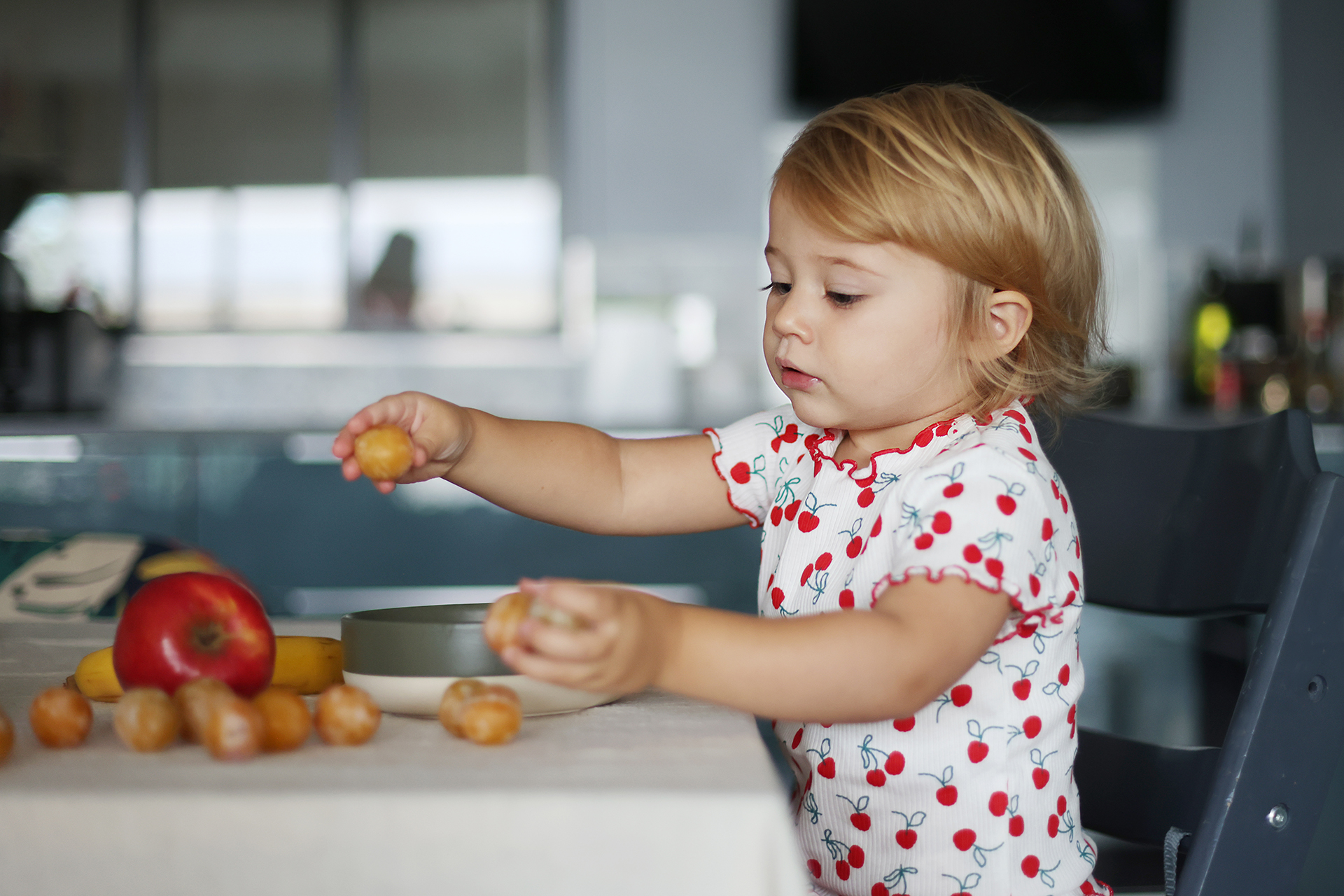 أطعمة شائعة قد تهدد حياة طفلك قبل عمر الثلاث سنوات