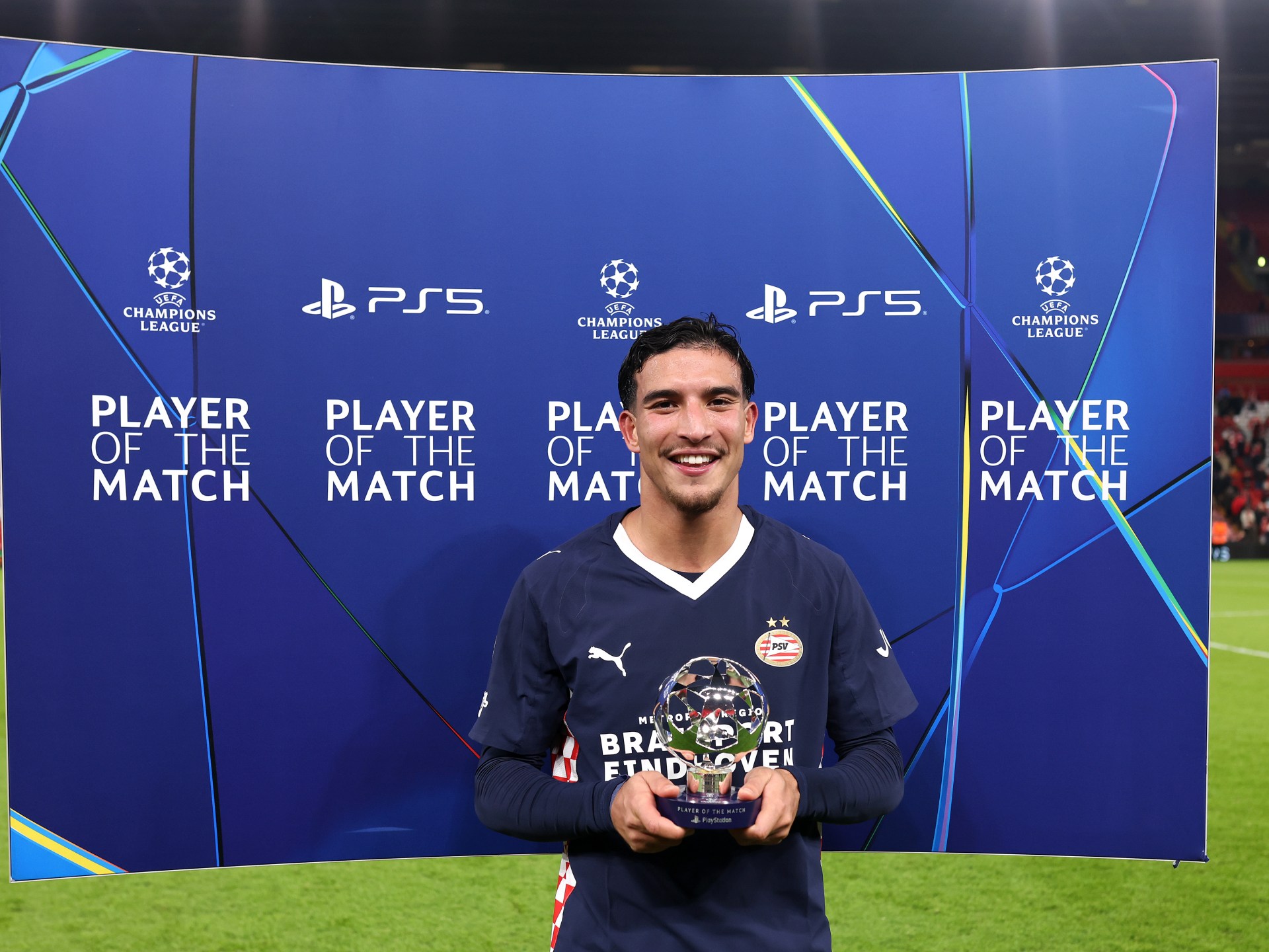 الفائزون بجائزة "أفضل لاعب بالمباراة" بدوري أبطال أوروبا.. بينهم مغربي وجزائري