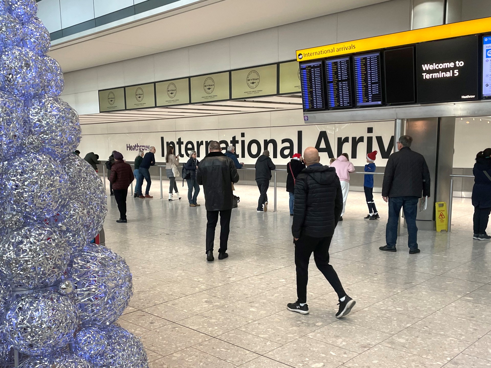 اعتبارا من فبراير المقبل.. بريطانيا تمنع دخول السيّاح بلا تصريح سفر إلكتروني