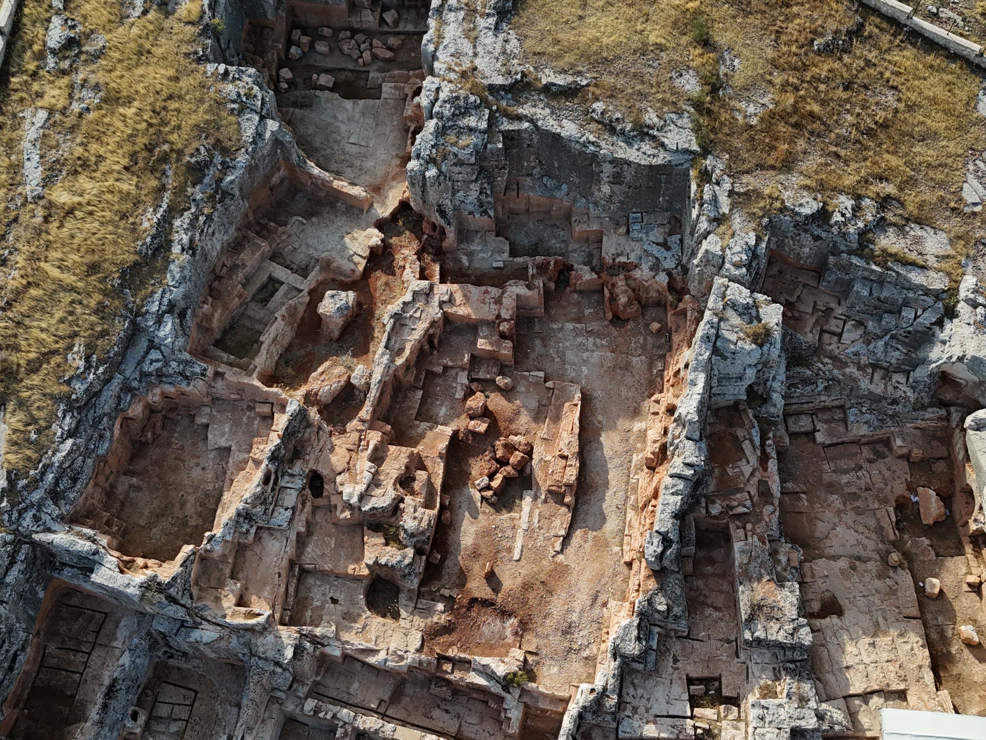 من طروادة إلى آديامان: اكتشافات أثرية لحضارات قديمة وشبكات تجارة عبر القارات