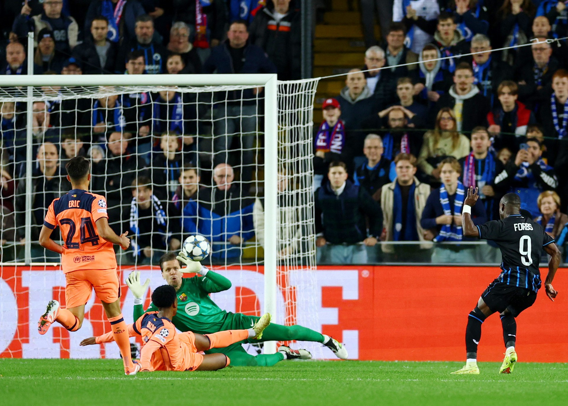 أرقام مقلقة تؤكد هشاشة دفاع برشلونة