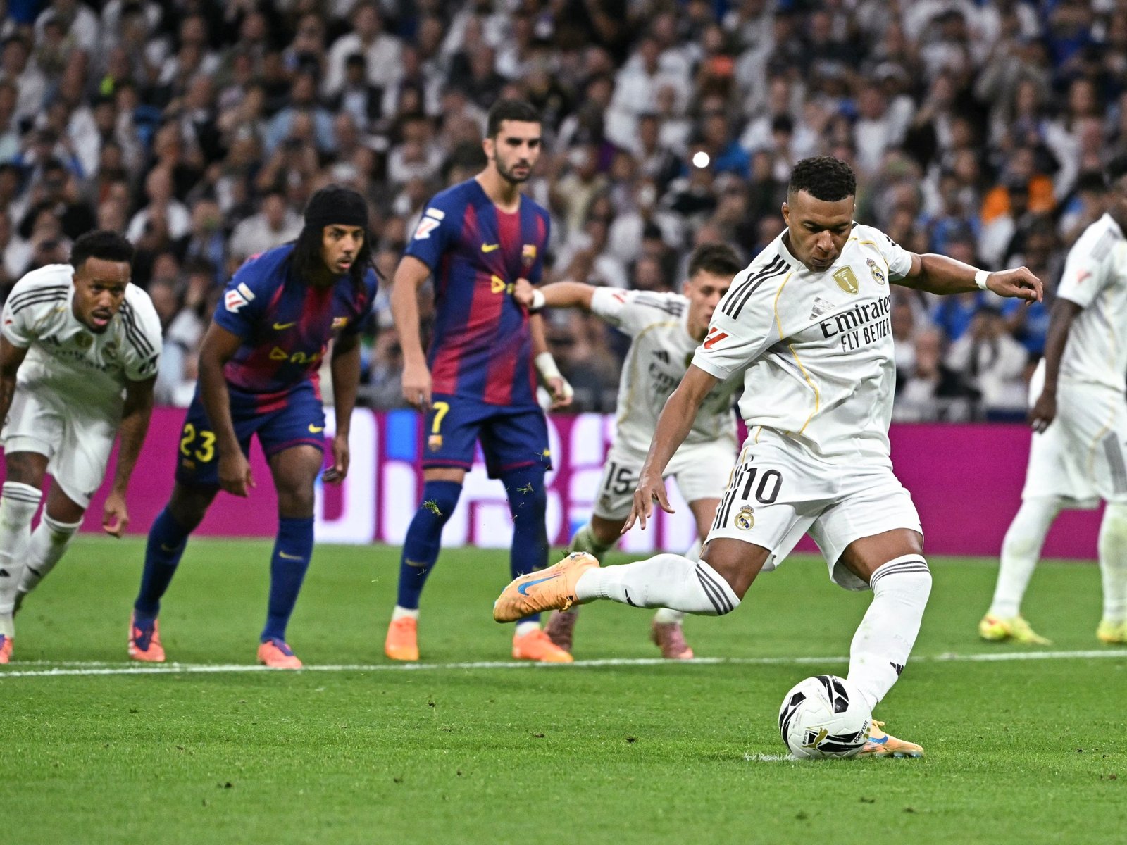 ريال مدريد "ملك ركلات الجزاء" في أوروبا هذا الموسم 4 afp 68fe4def4eee 1761496559