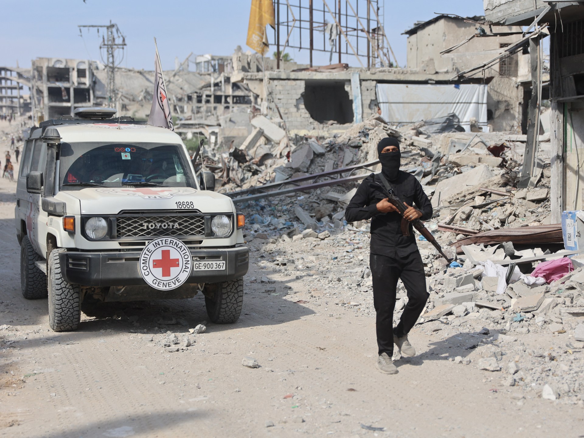 غزة بعد الاتفاق مباشر.. القسام تسلم جثة أسير وقصف إسرائيلي بجنوب القطاع