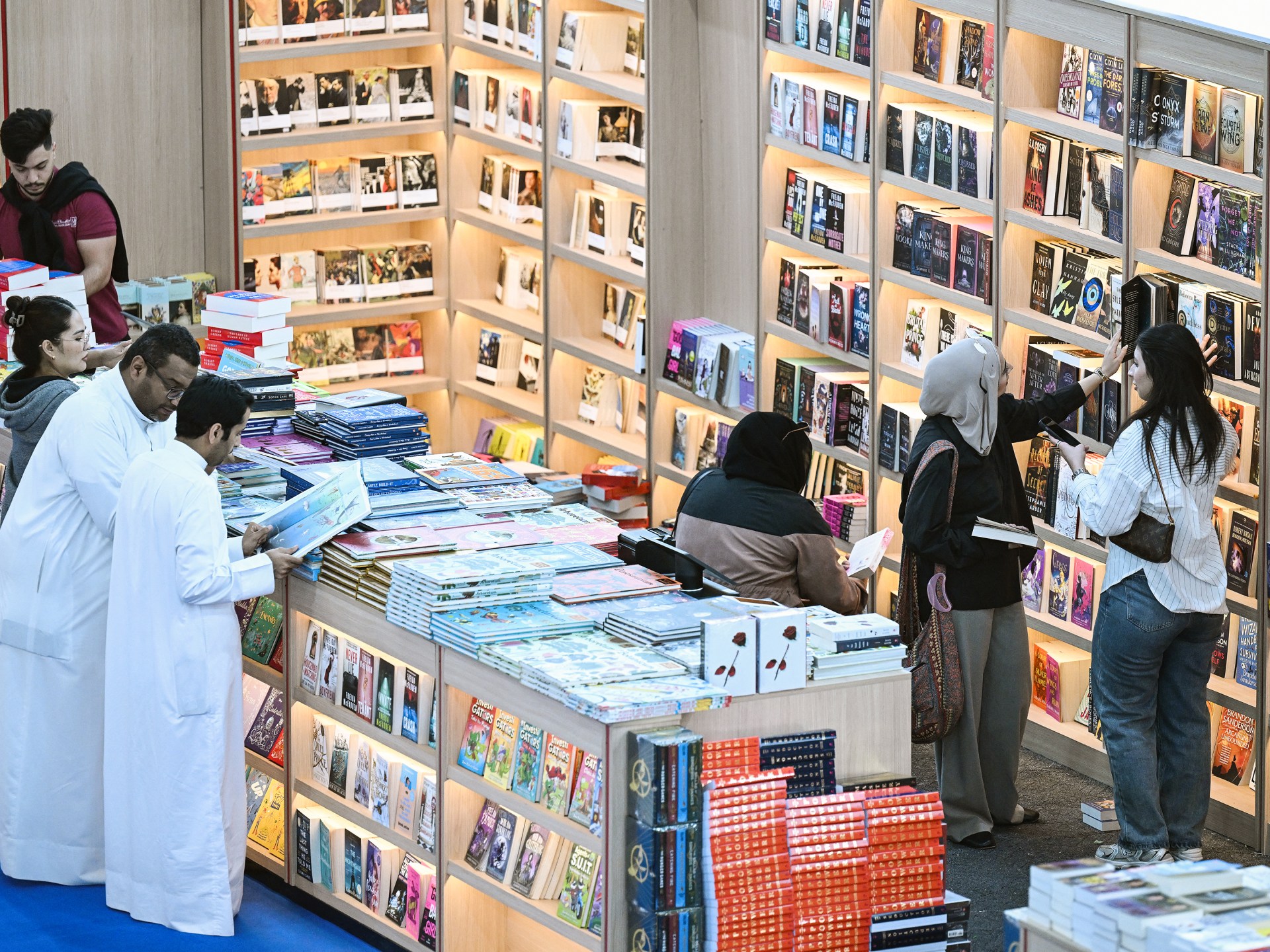 انطلاق معرض الكويت الدولي للكتاب بشعار "عاصمة الثقافة.. وطن الكتاب"