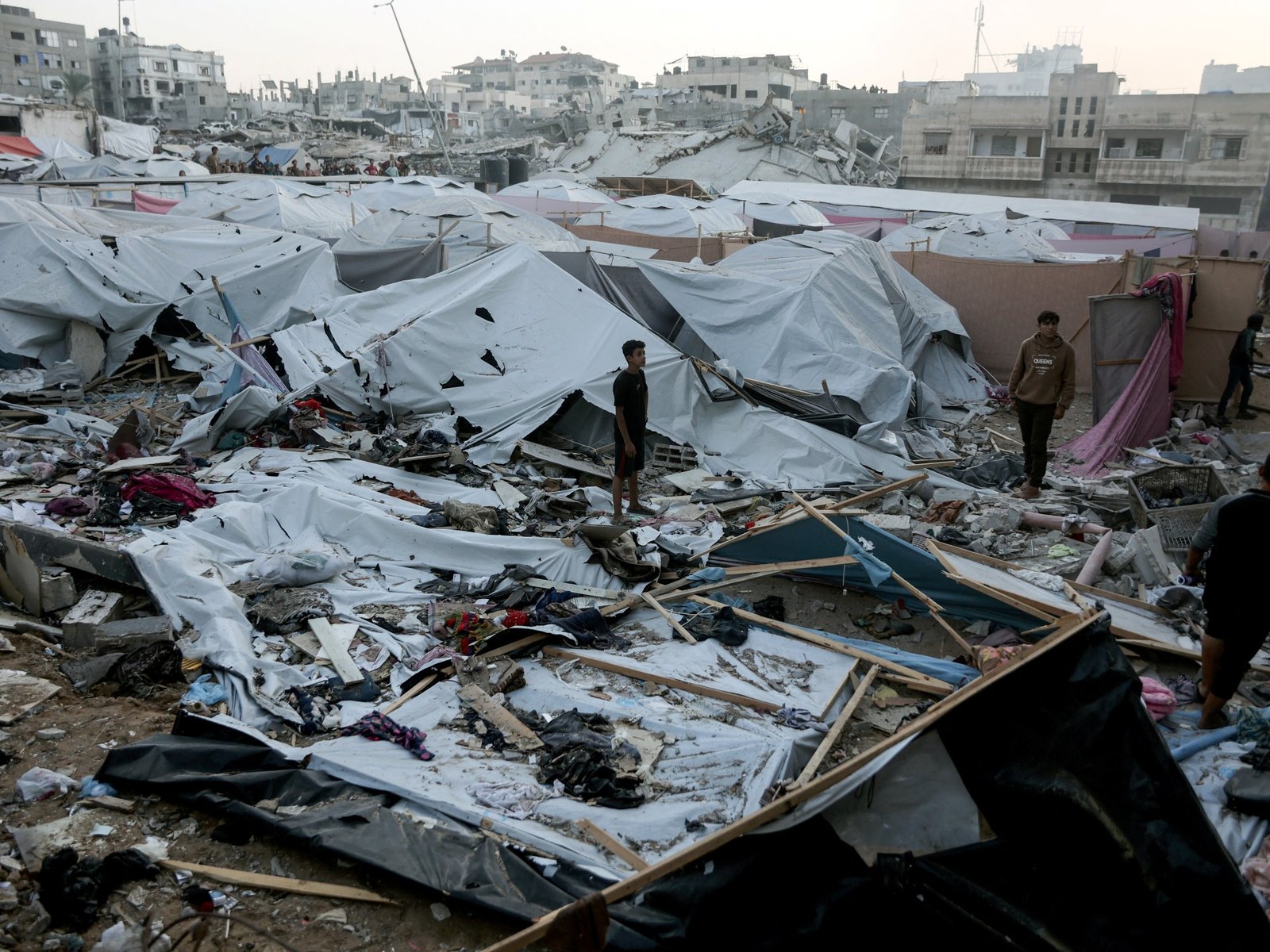 قوات الاحتلال تنفذ عمليات نسف داخل الخط الأصفر بغزة 4 afp 6922d848a4e4 1763891272