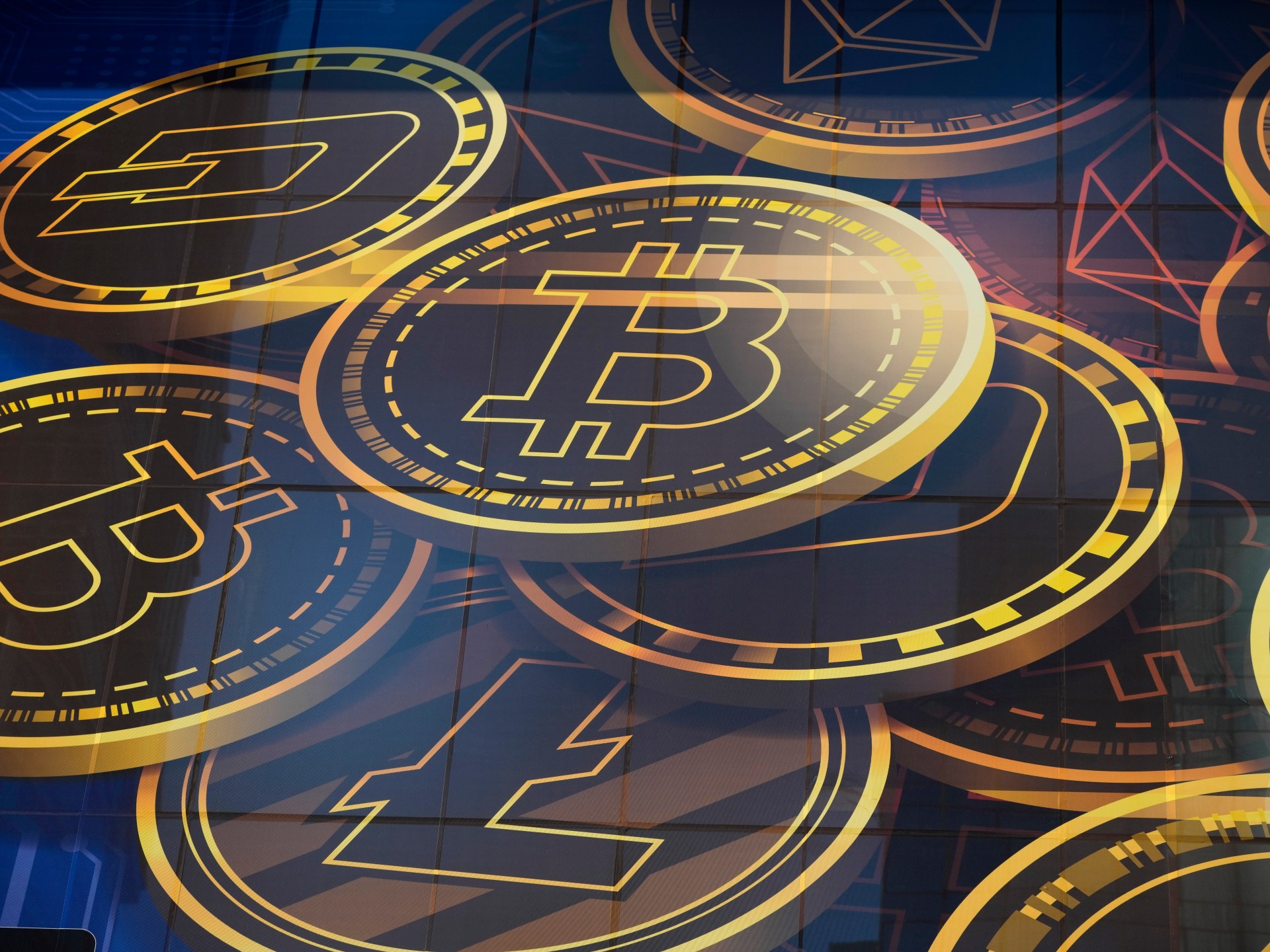 بيتكوين بأدنى مستوى في 6 أشهر