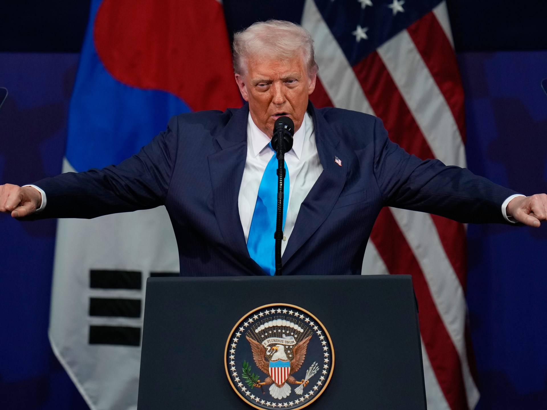 نيويورك تايمز: ترامب يتجاوز الحدود وديمقراطية أميركا في خطر