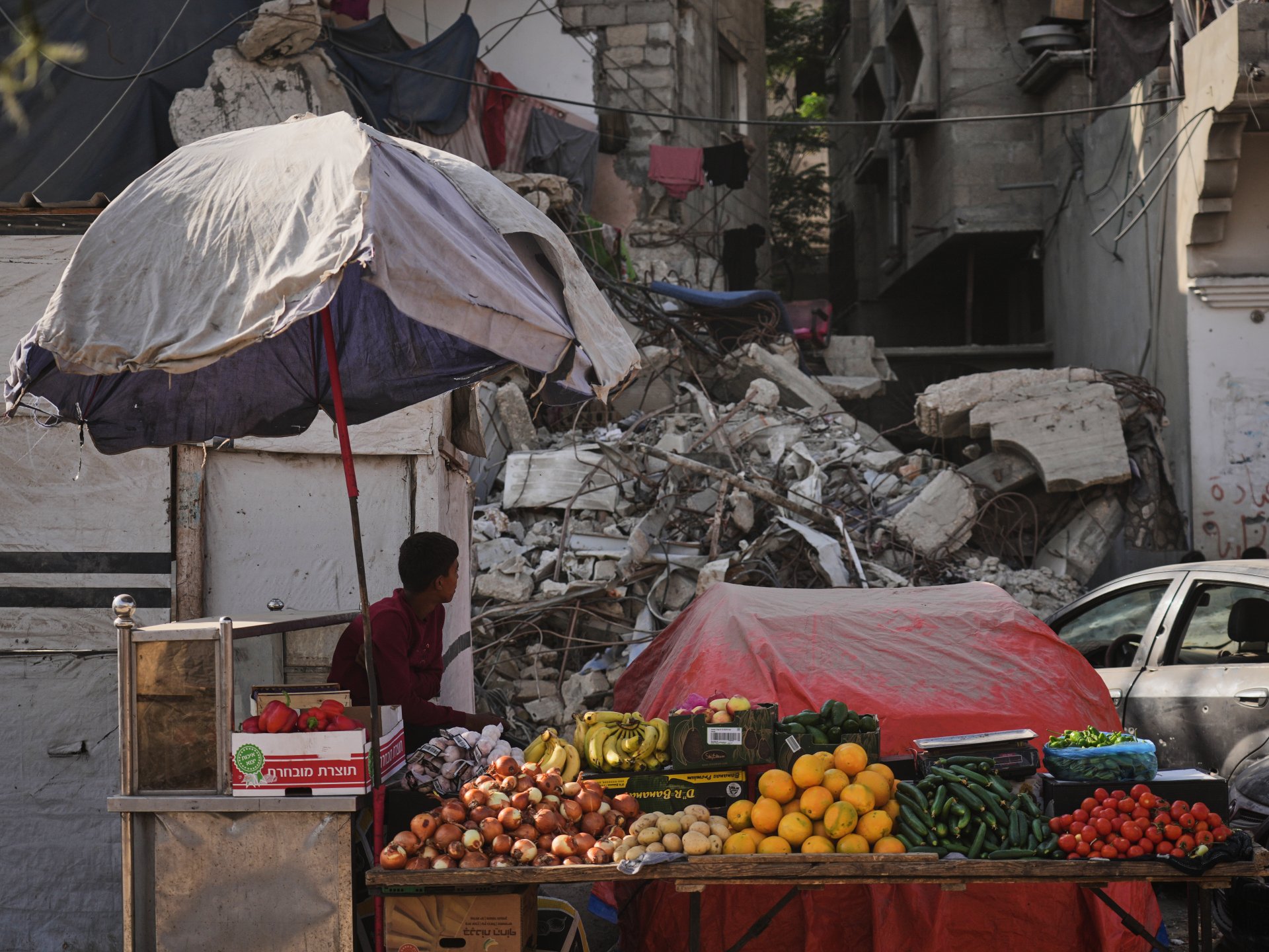 القرارة بلدة في قطاع غزة سواها الاحتلال بالأرض