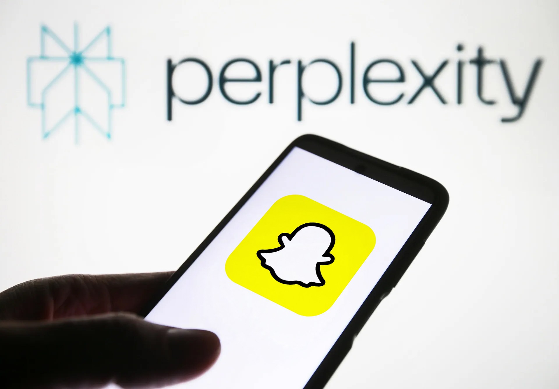 "سناب شات" تدمج  الذكاء الاصطناعي من "بيربليكستي" في منصتها