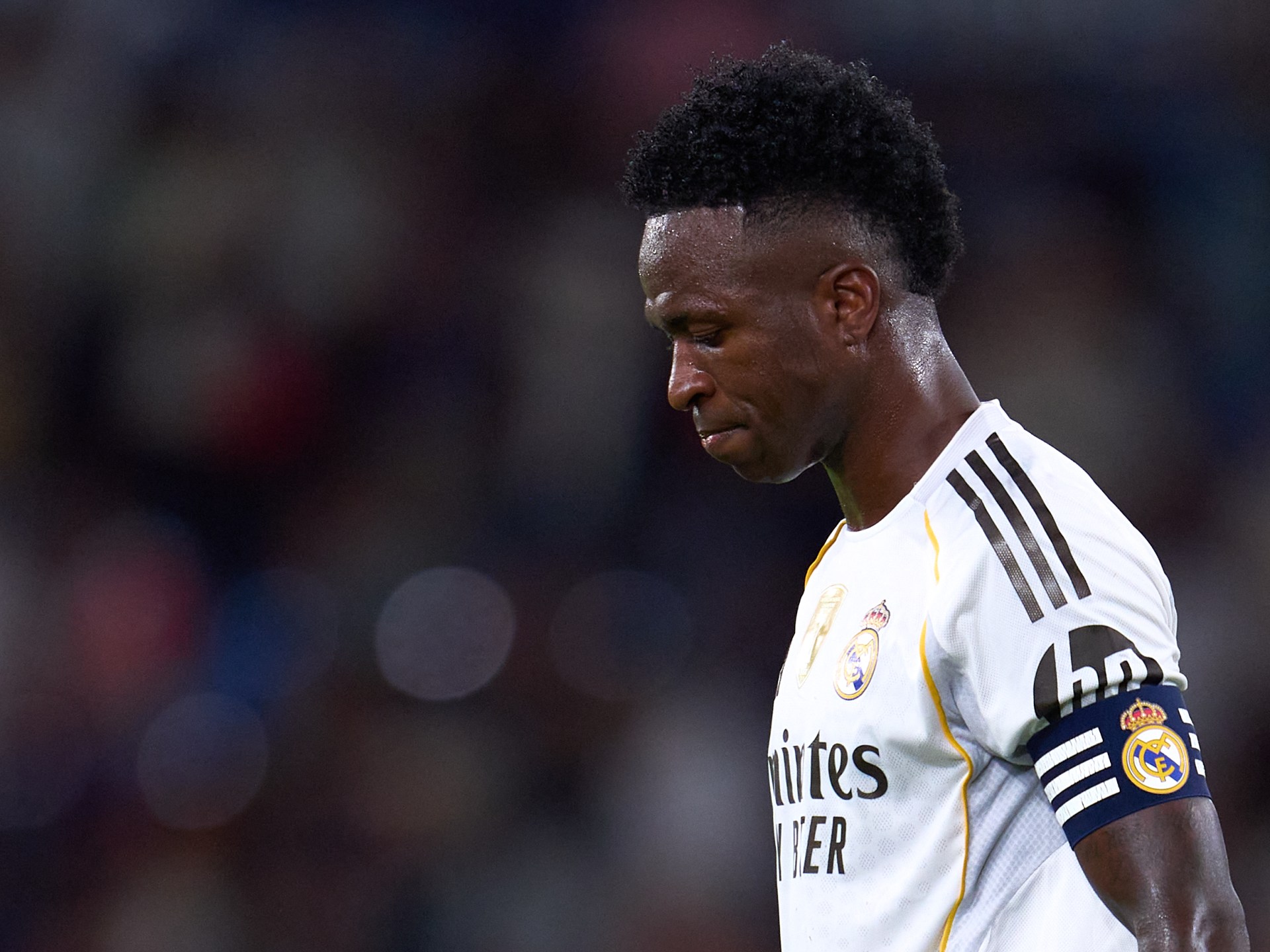 "مطالب تعجيزية".. تفاقم أزمة تجديد عقد فينيسيوس مع ريال مدريد