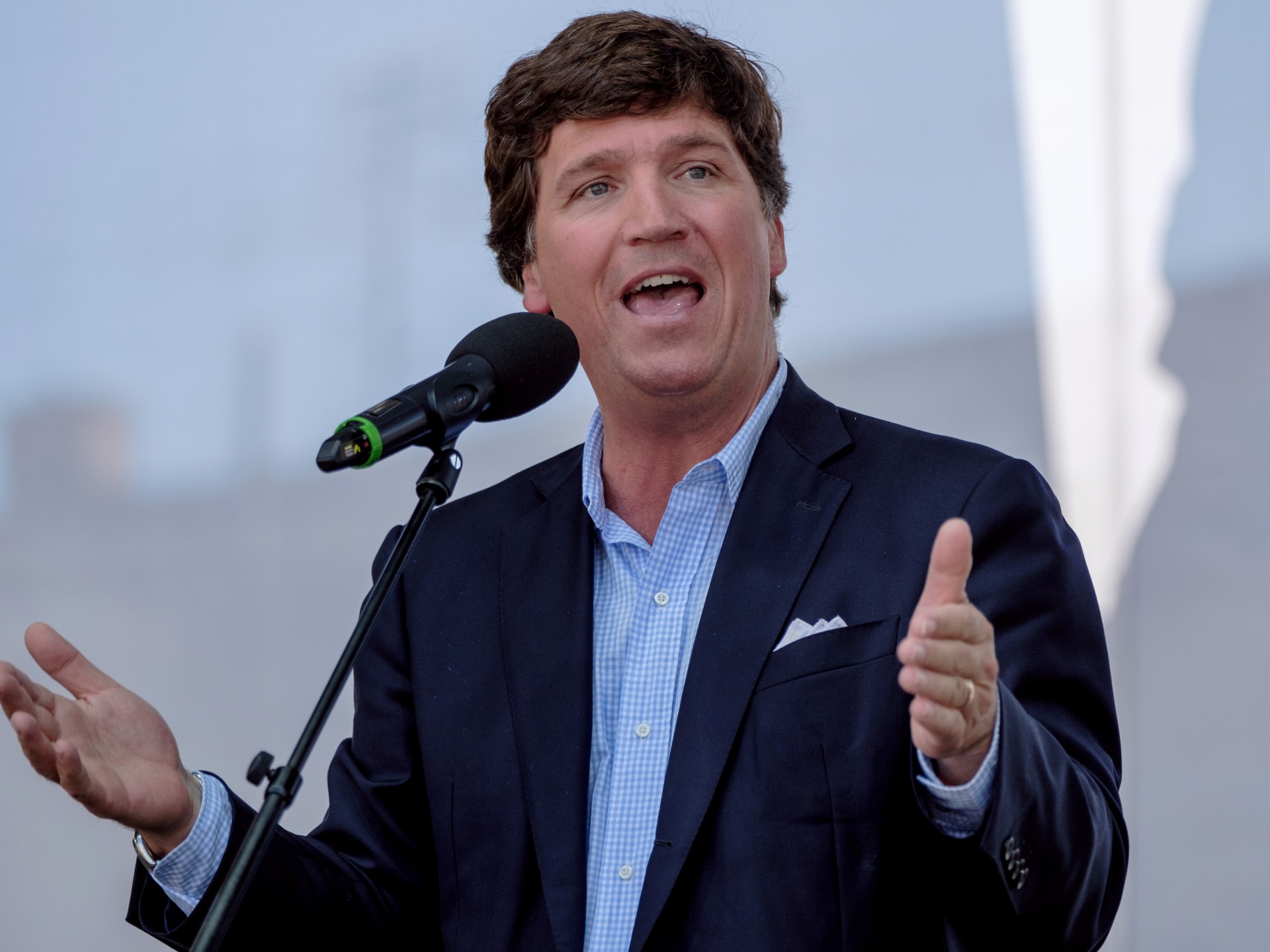 تاكر كارلسون.. صحفي أميركي انتقد إسرائيل وحاور بوتين وأغضب الولايات المتحدة