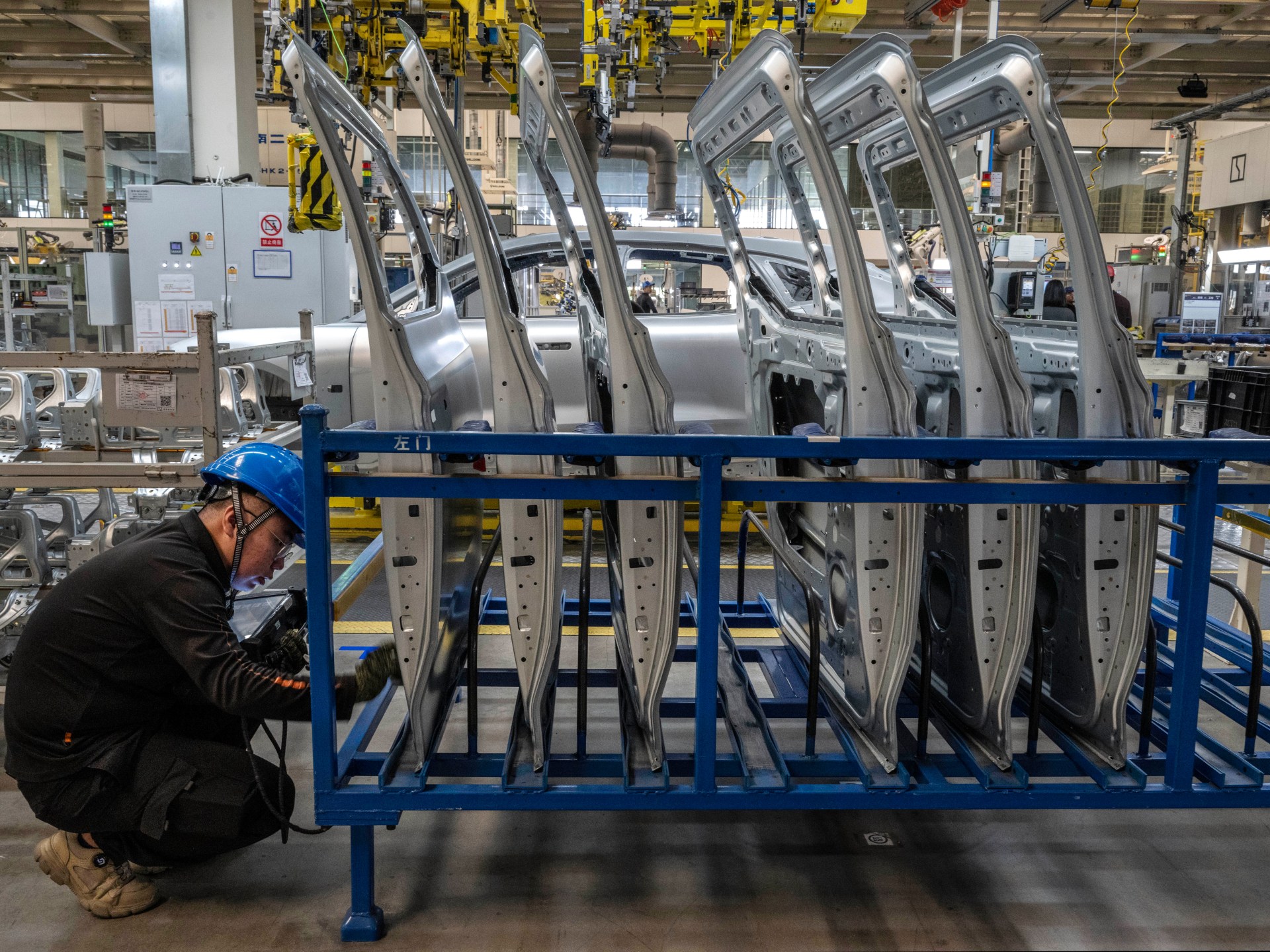 استمرار انكماش قطاعي التصنيع والخدمات في الصين